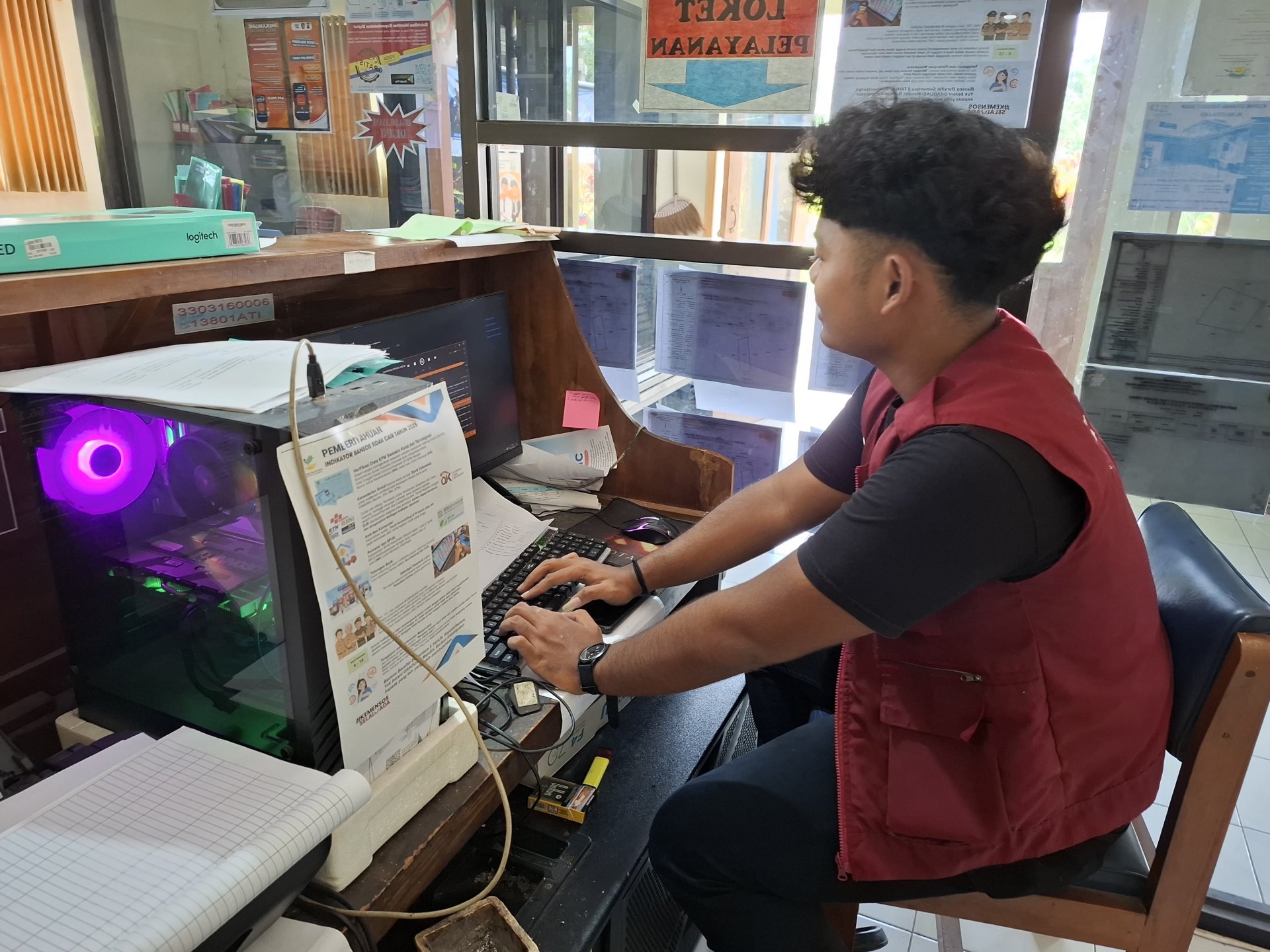 piket rutin pemerintahan desa