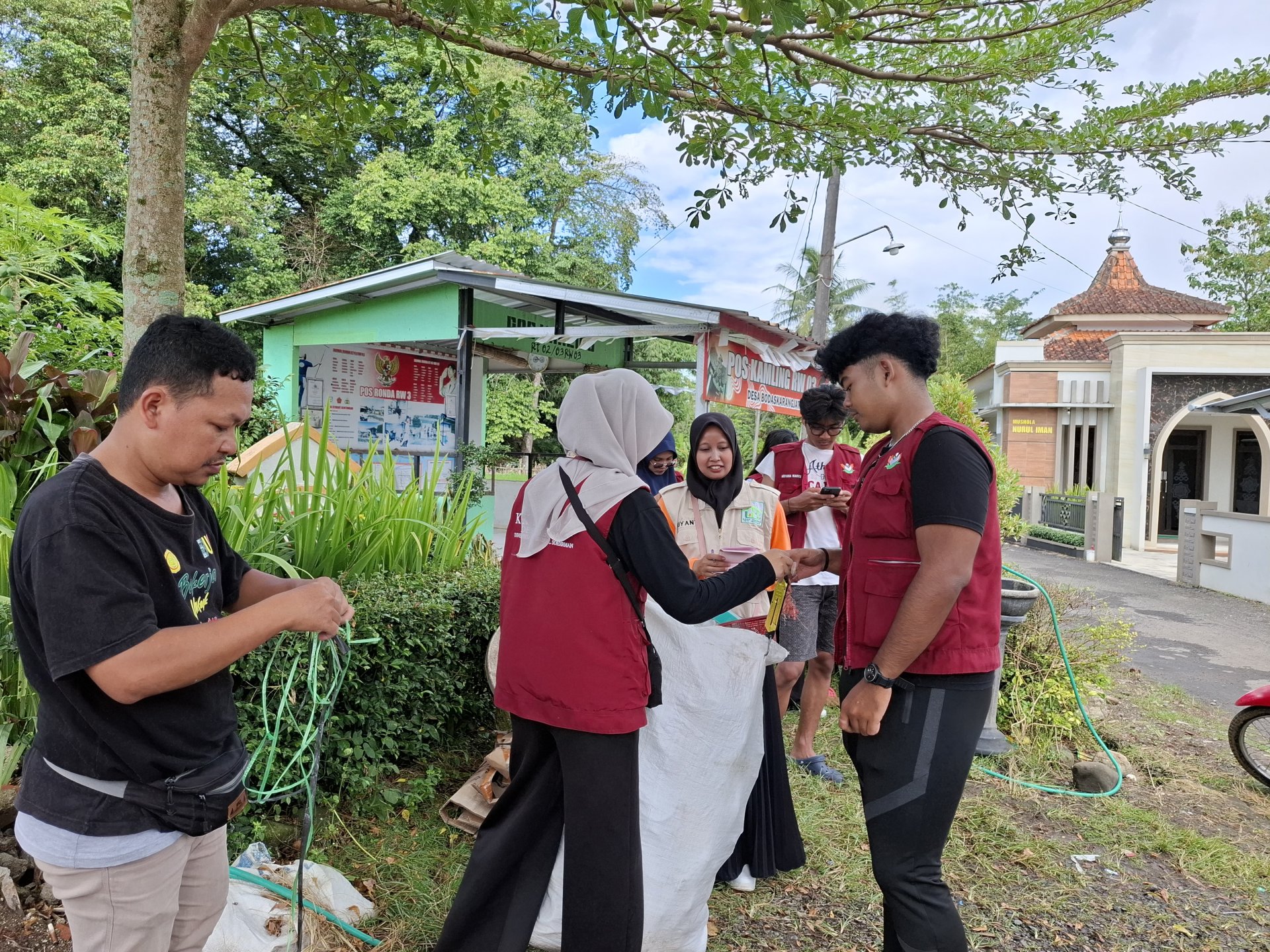 Pelaksanaan Bank Sampah Rutin