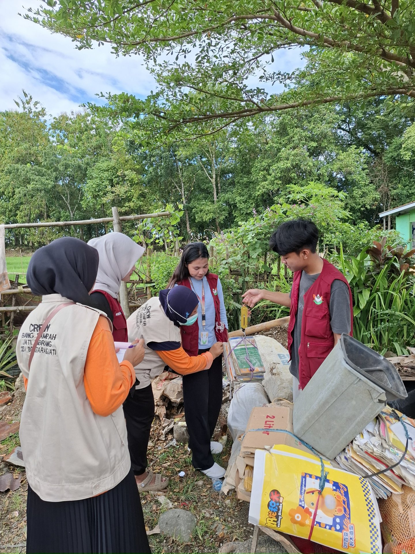 Pelaksanaan Bank Sampah Rutin