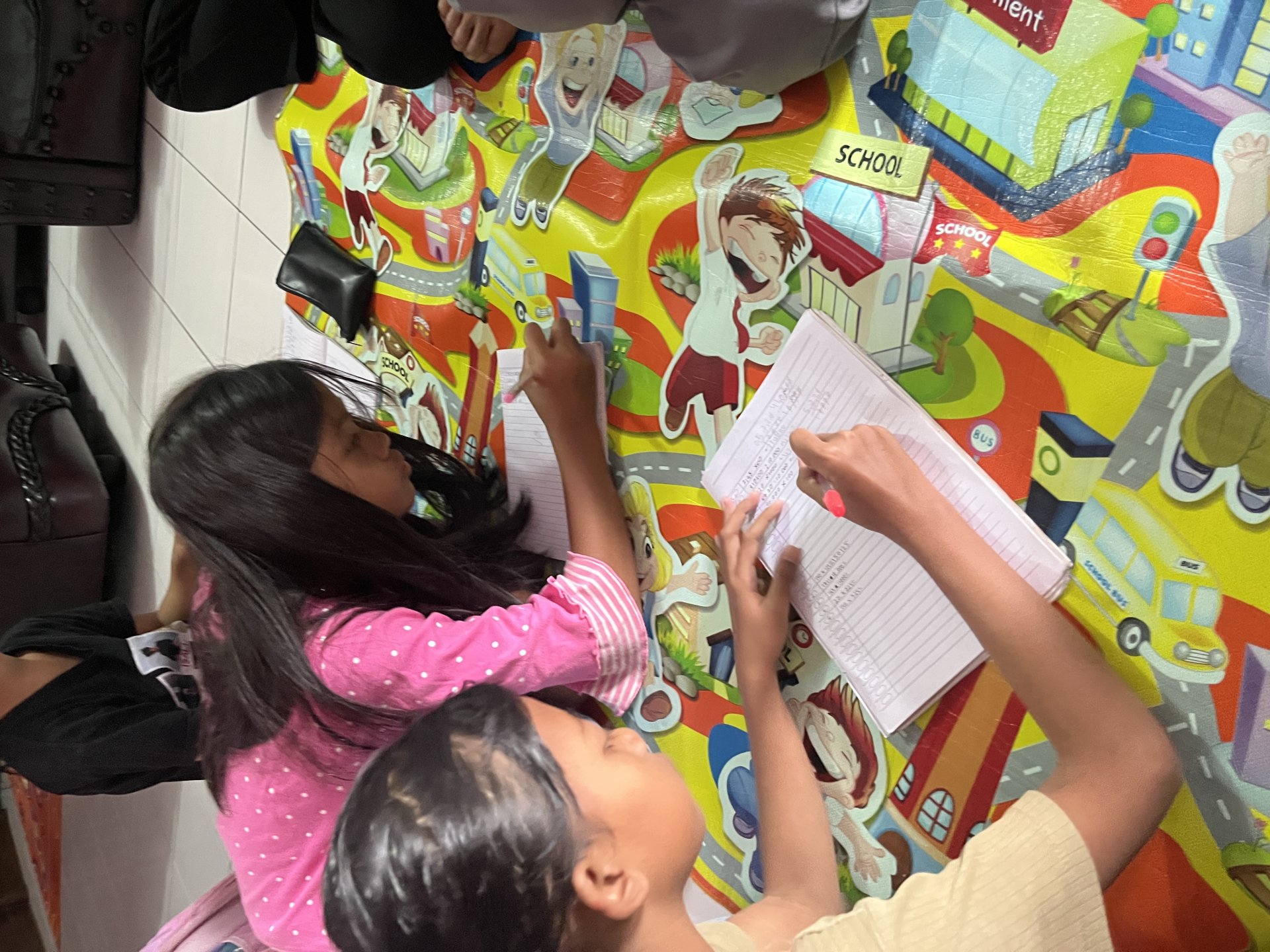 Mengajari anak SD melalui bimbel