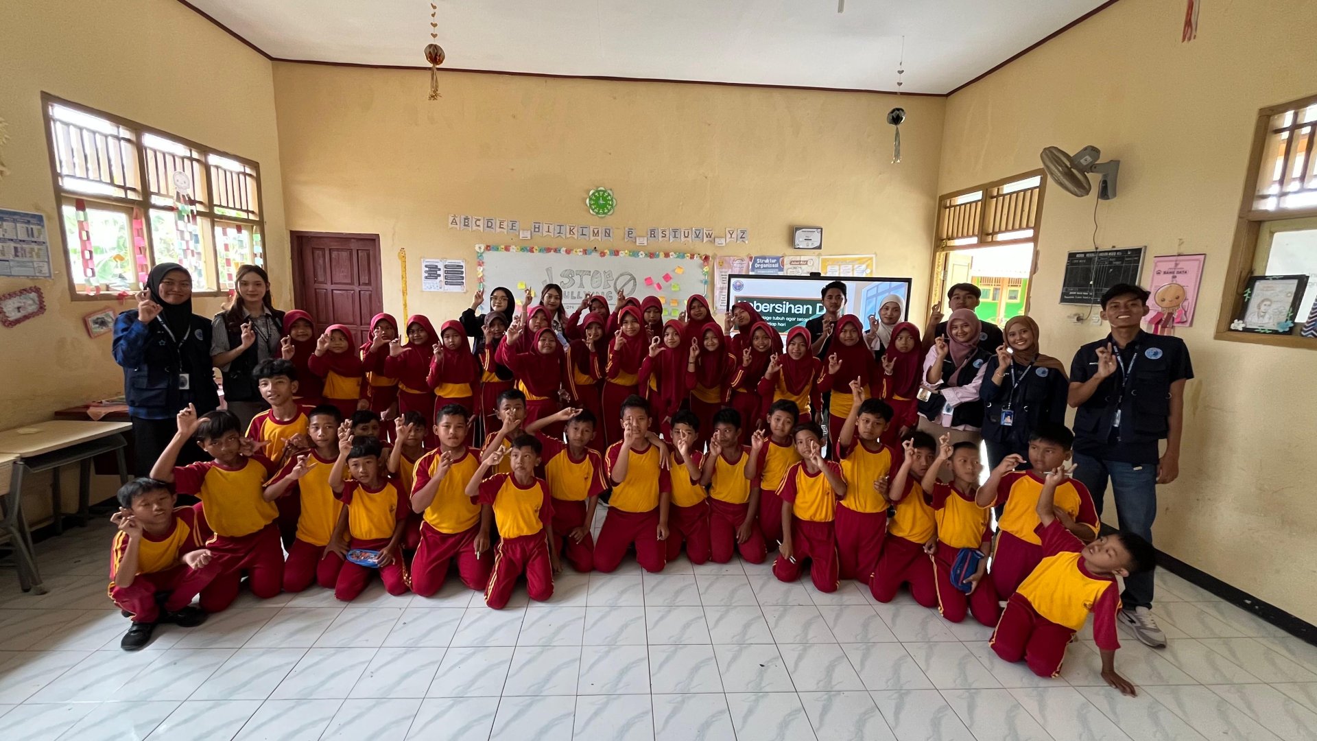 Sosialisasi Stop Bullying dan Perilaku Hidup Bersih dan Sehat