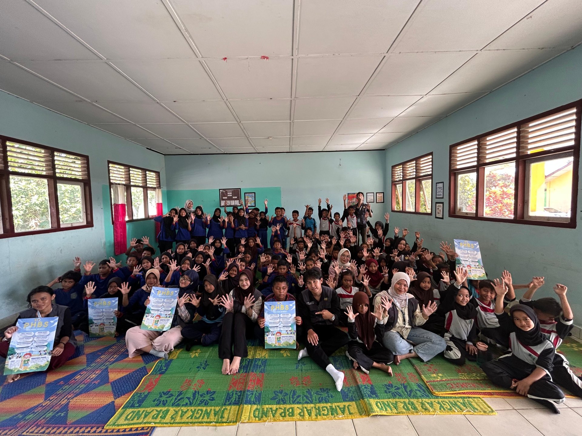 Pelaksanaan Program Kerja Bidang Kesehatan: Sosialisasi PHBS SDN 8 Kelapa Kampit Desa Cendil