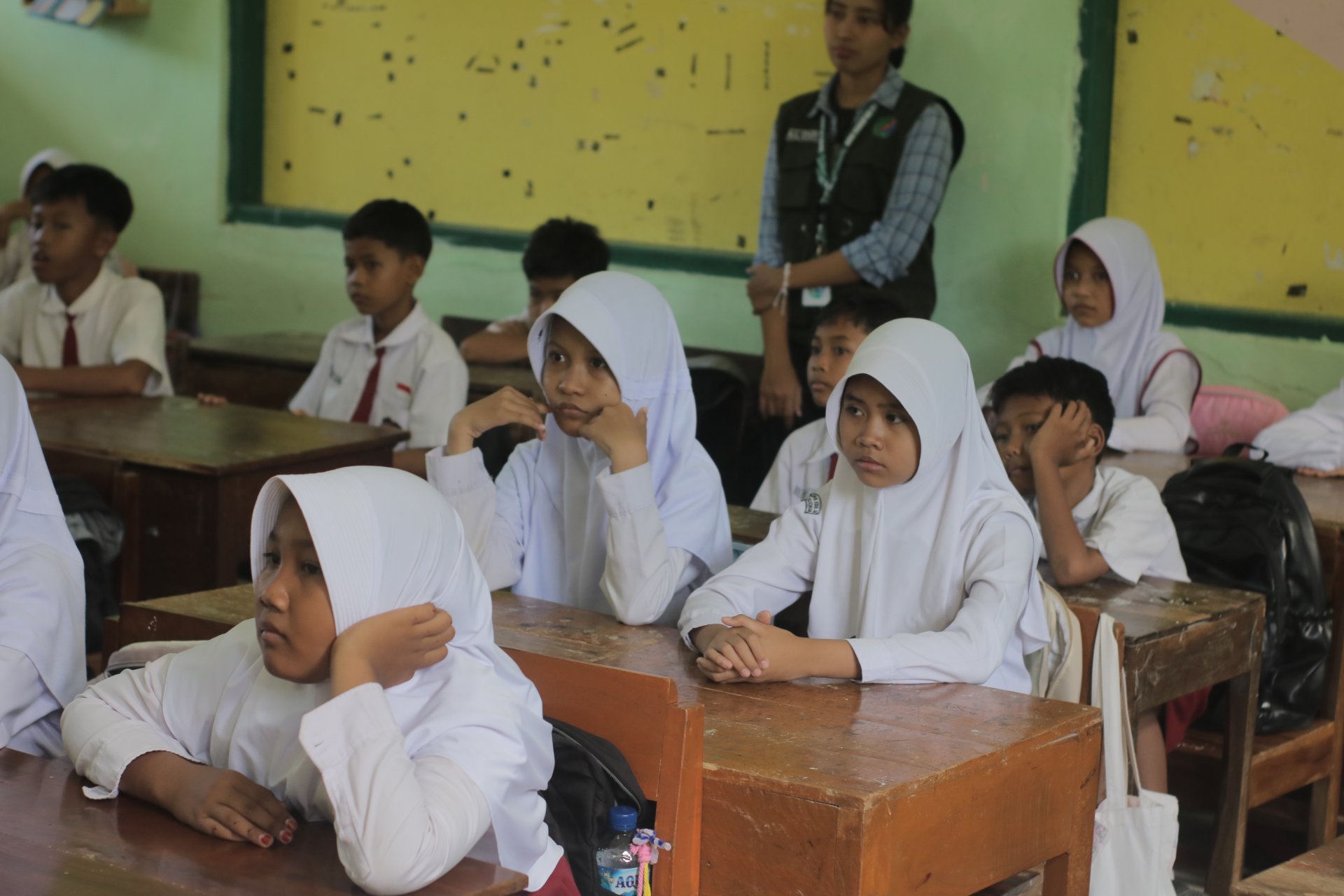 Sosialisasi dan Edukasi Cyber bullying di SDN 04 Kuripan Kidul