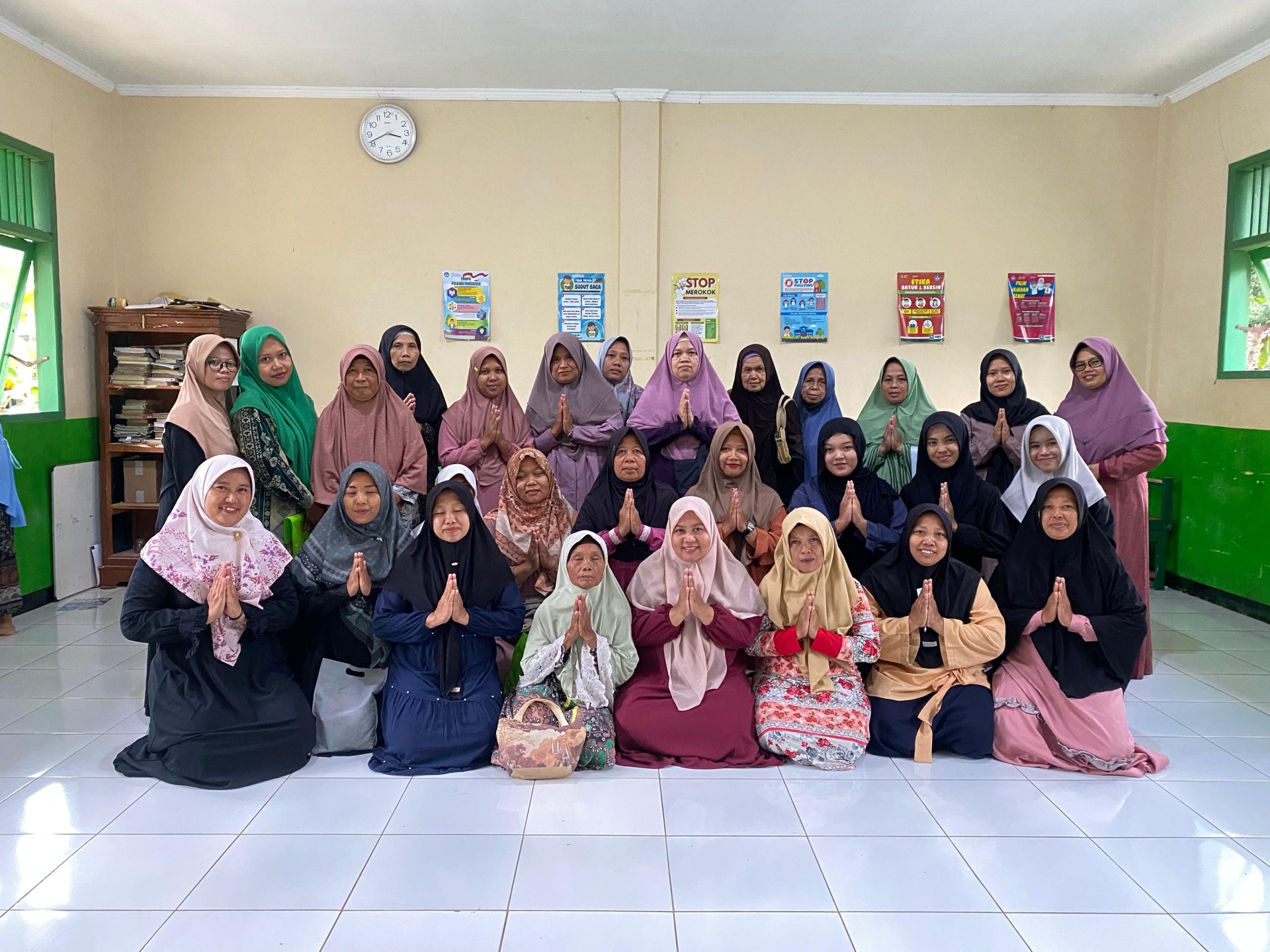 Hari Ke-Dua Puluh Empat: Penyiraman, Pengajian rutin, dan kunjugan ke BumDes