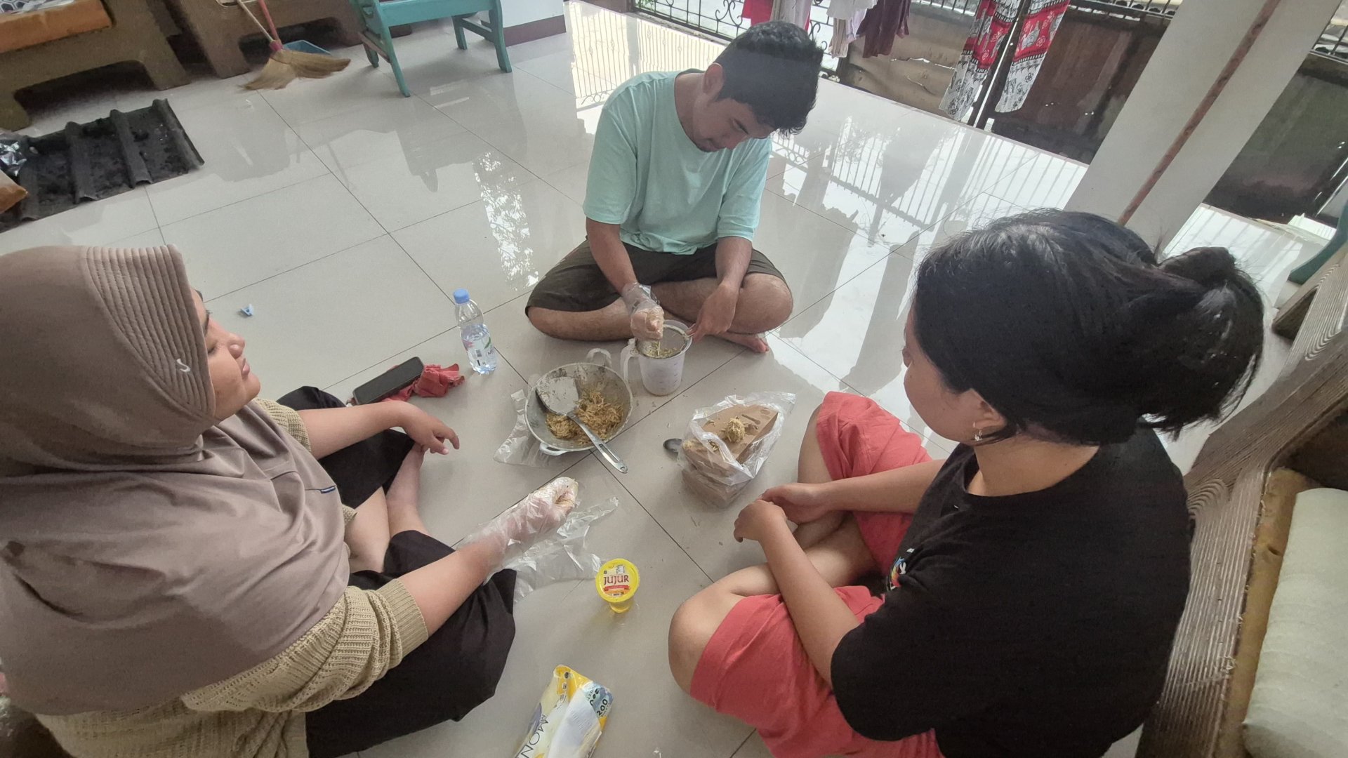 Day 24 KKN - Membuat ekstrak sereh