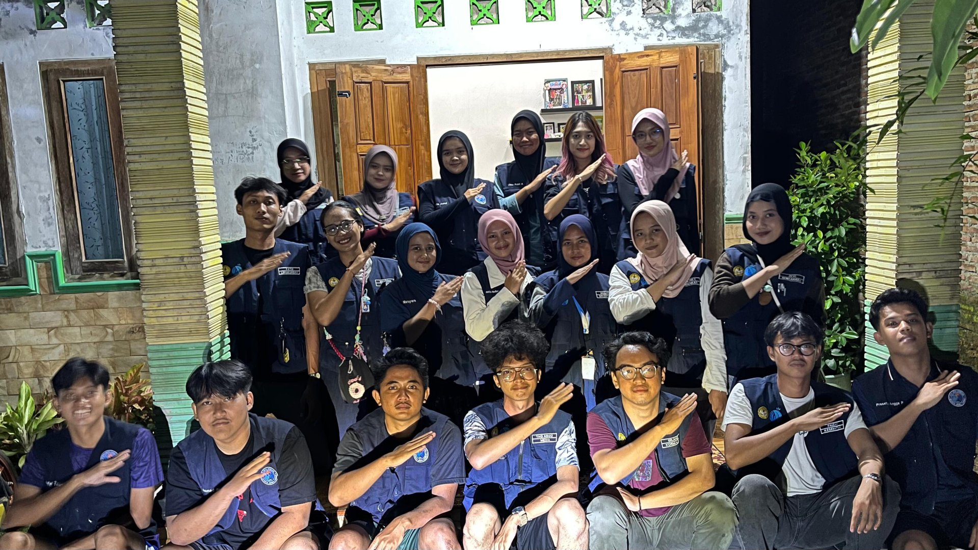 Kunjungan dari KKN Unsoed Desa Kesugihan ke Posko KKN Desa Dondong