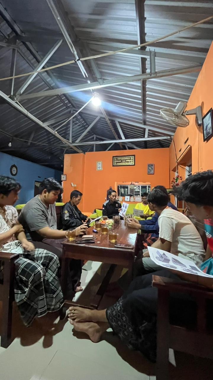 Diskusi Dengan Tokoh Masyarakat Mengenai Agenda Pembuatan Pembakaran Sampah Minim Asap