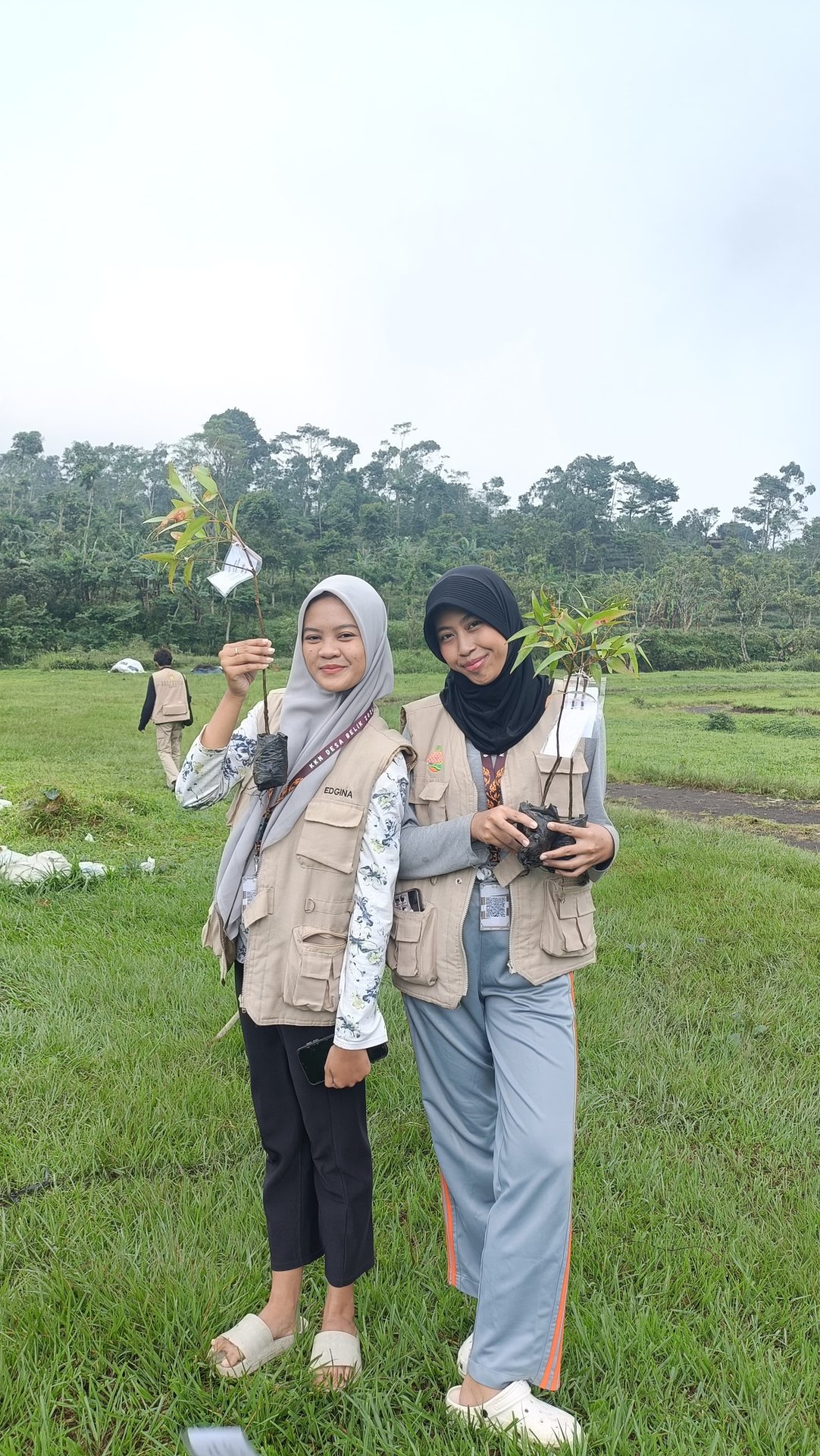 Day 24 - Penanaman bibit pohon dasar dan persiapan acara pelantikan kaduis