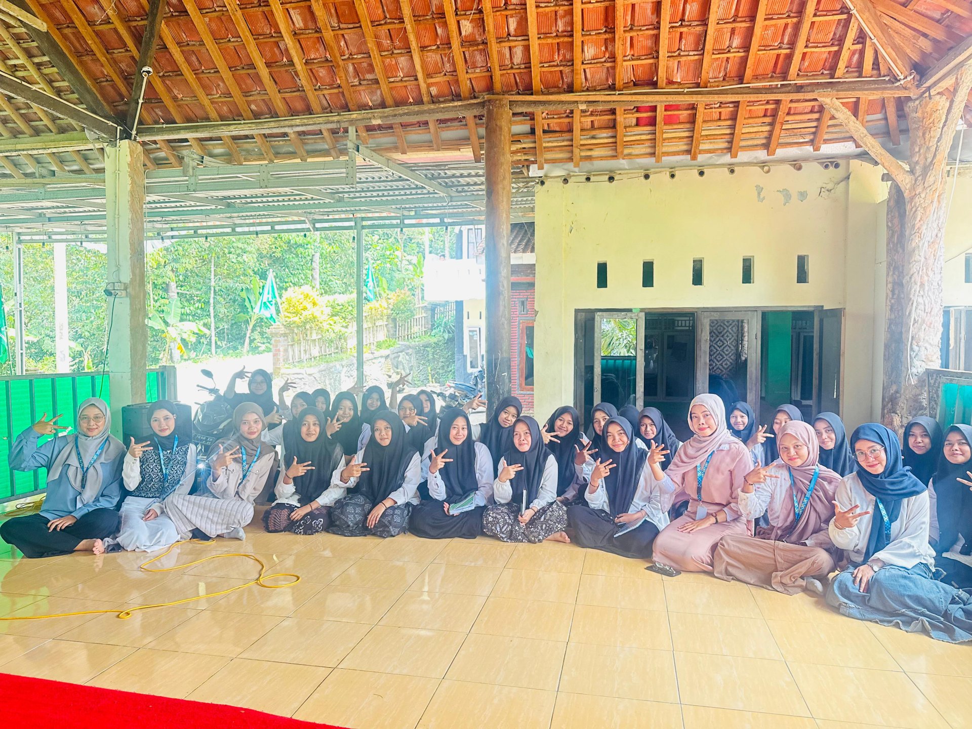 Sosialisasi pencegahan stunting pada remaja Ponpes Anwarul Huda Desa Kalikesur