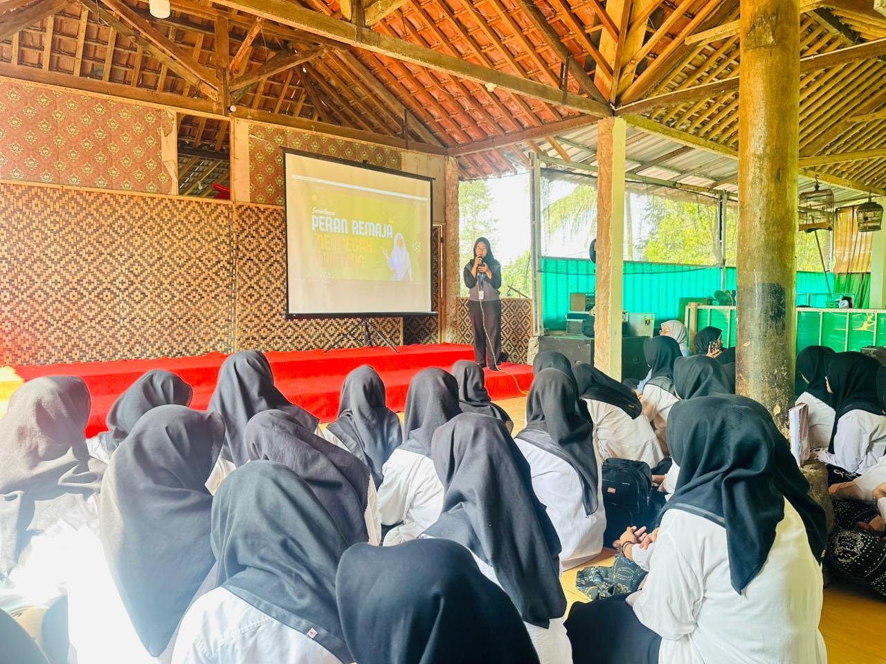 Sosialisasi Stunting di Ponpes Anwarul Huda Kalikesur