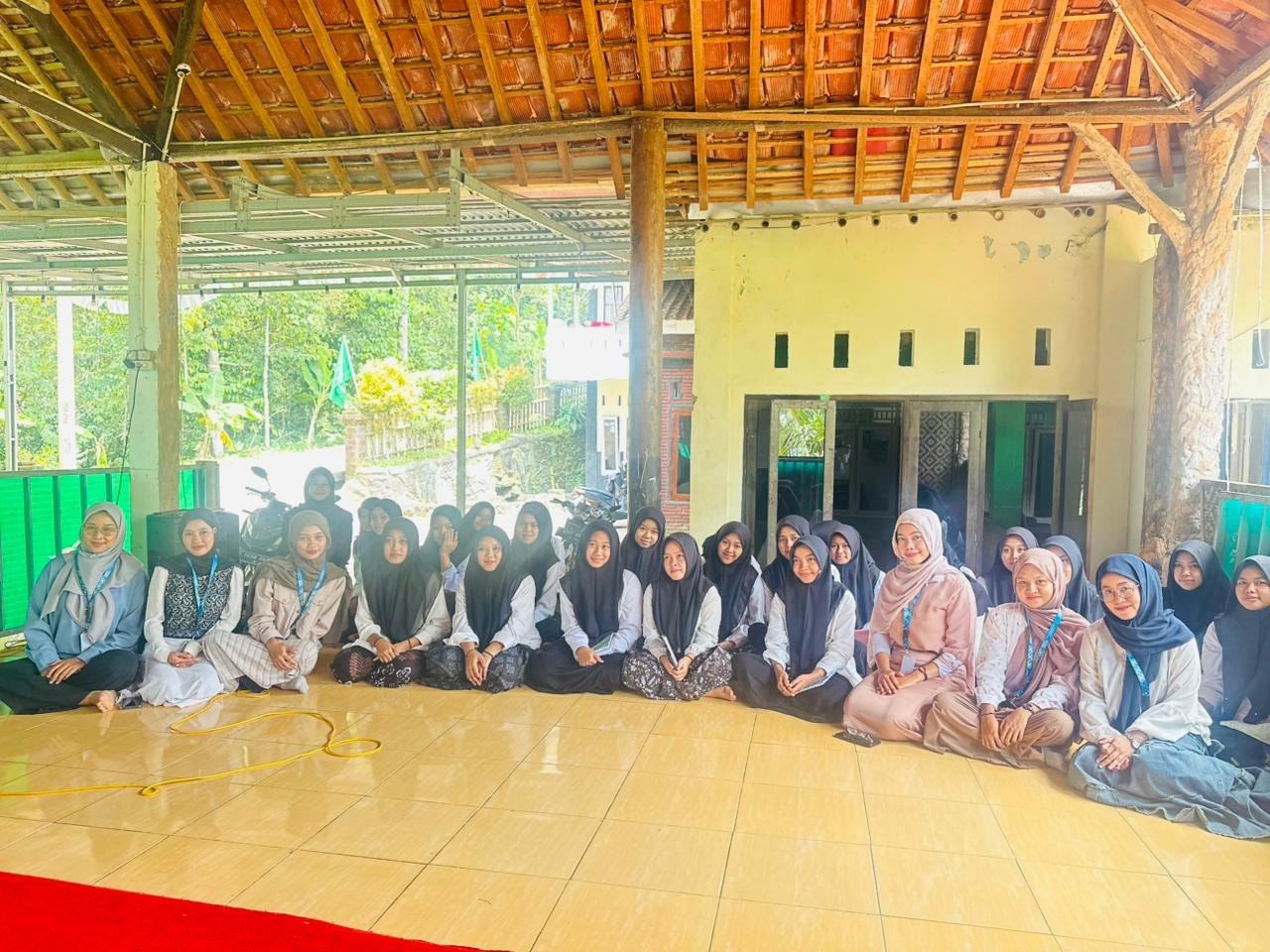 sosialisasi stunting dan kebencanaan di pondok pesantren anwarul huda