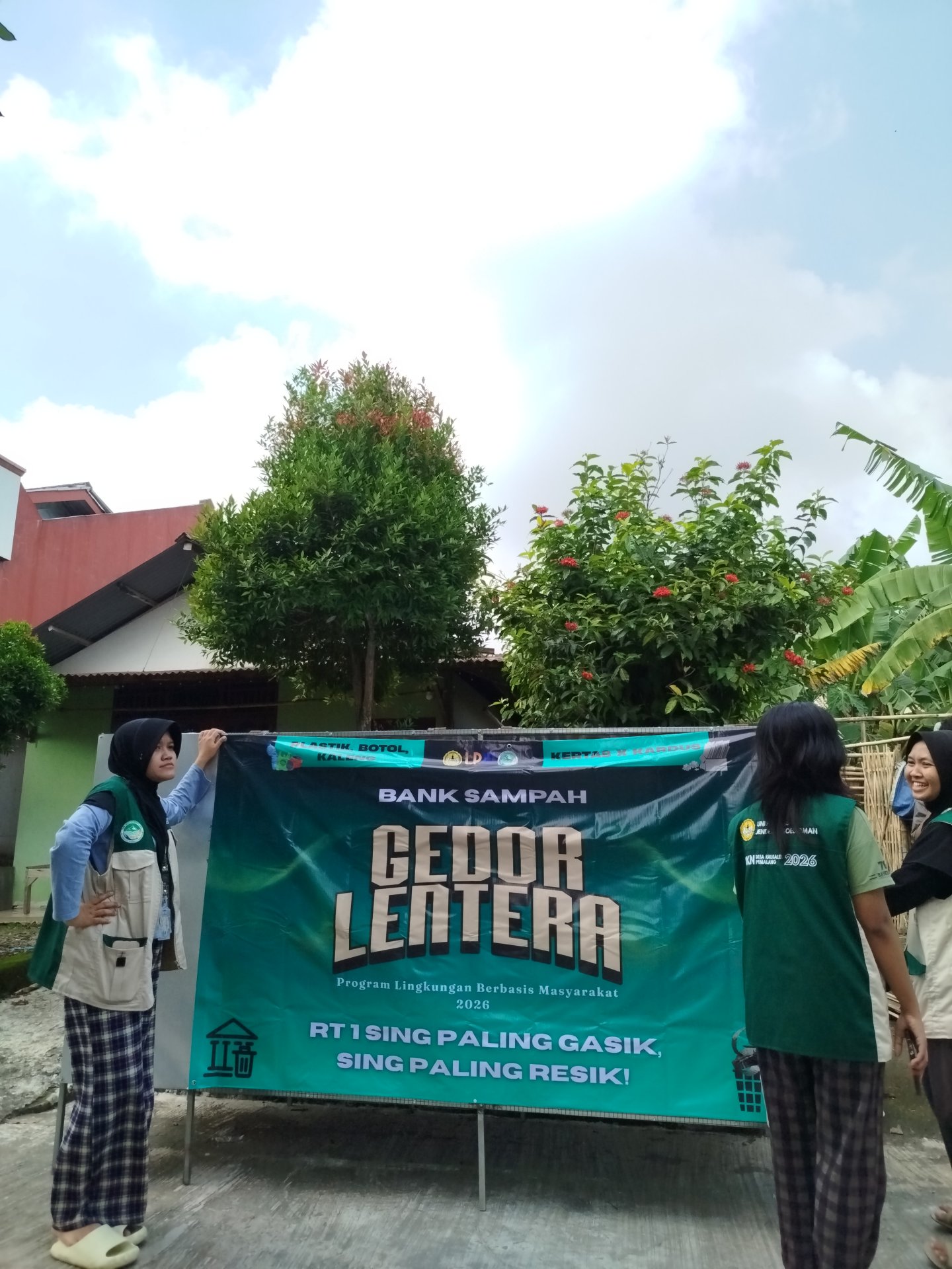 day 25 kkn (Optimalisasi Program KKN melalui Kegiatan Lingkungan, Pendidikan, dan Ekonomi)