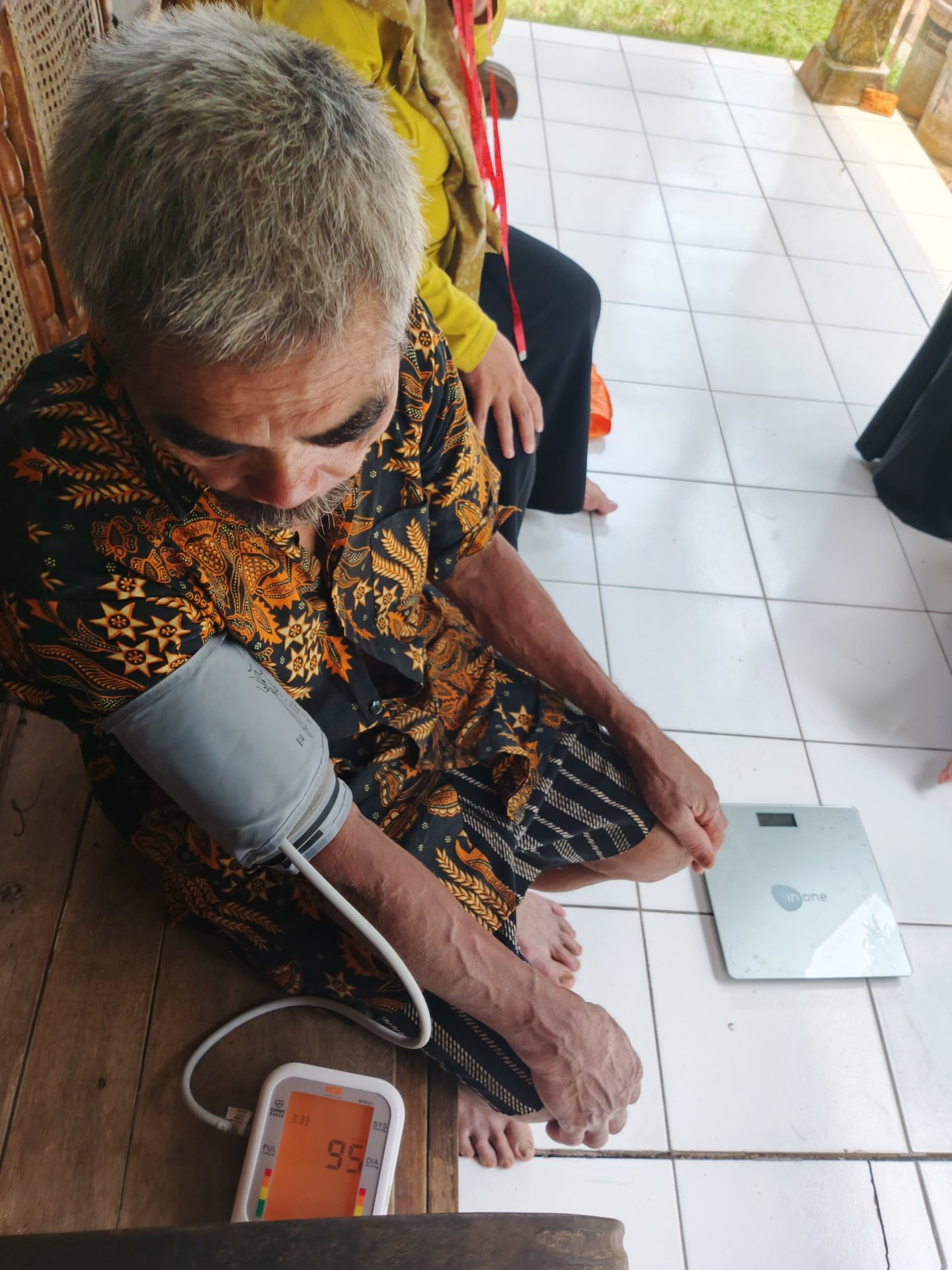 kegiatan posyandu door to door lansia