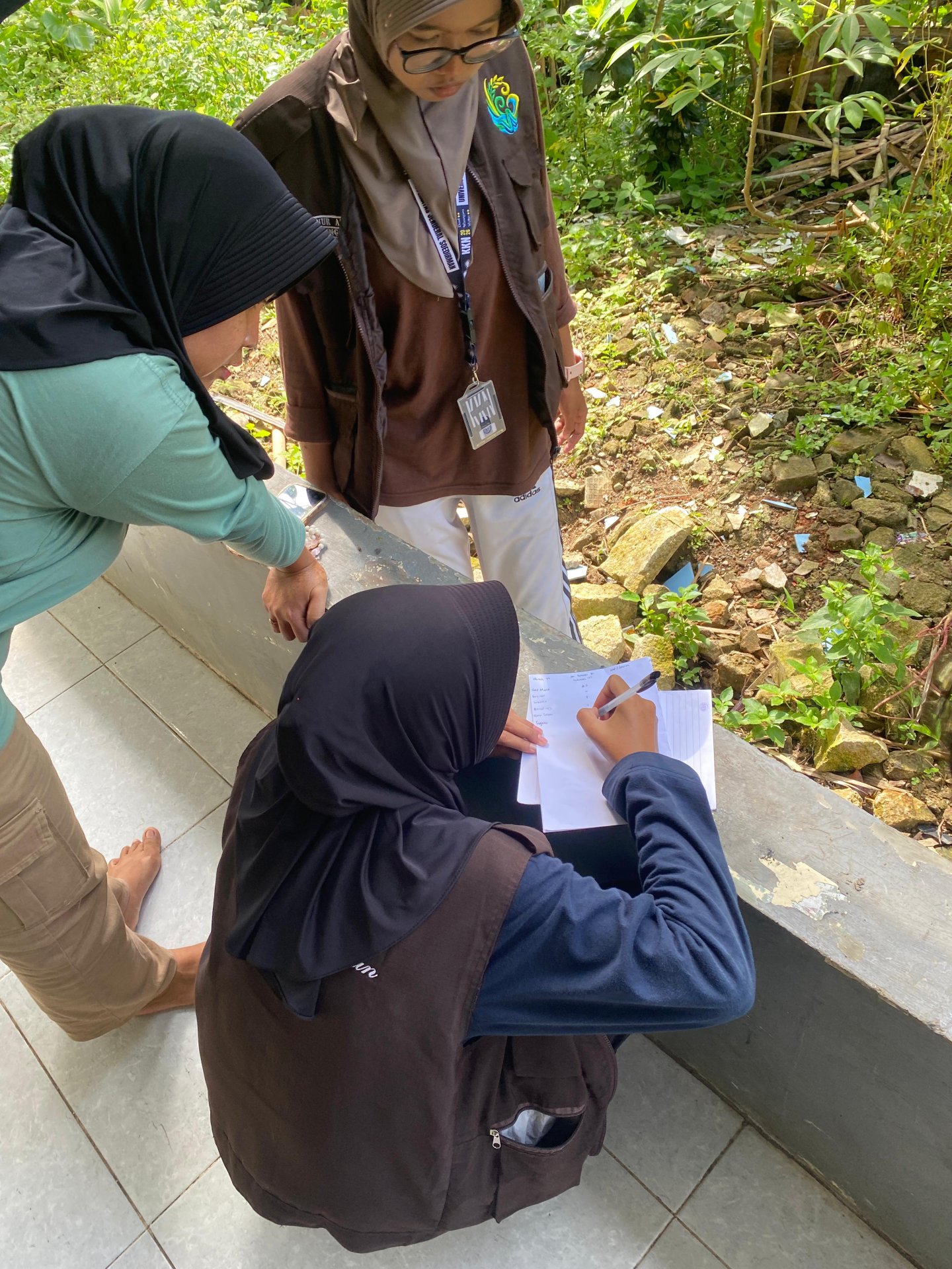 Kegiatan Pemberantasan Jentik Nyamuk di Dusun 4 Desa Wanogara Wetan