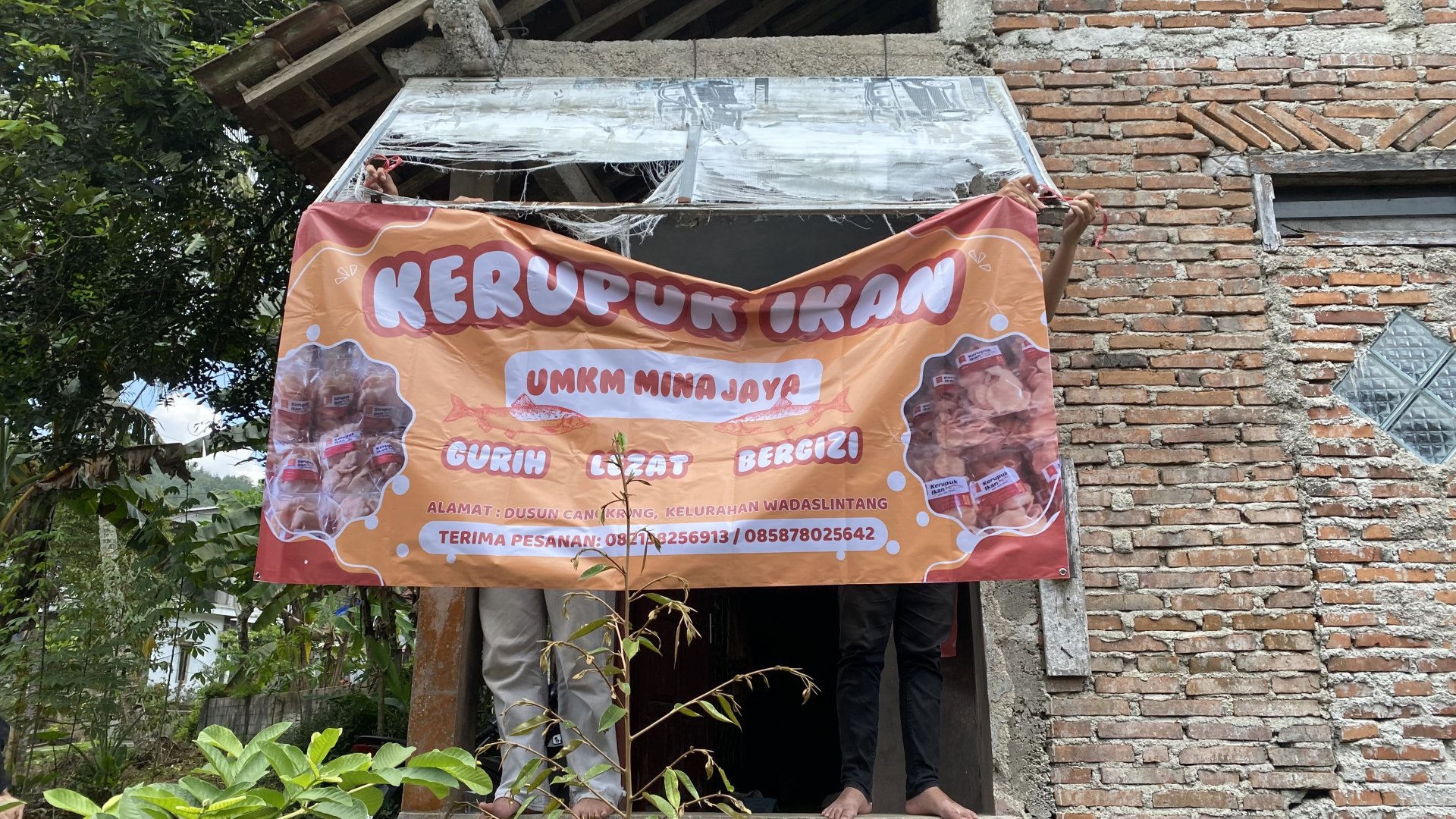 Pemasangan Banner dan Petunjuk Arah UMKM Mina Jaya
