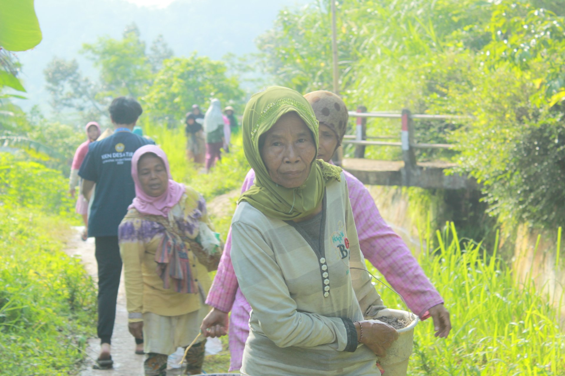Dari Gotong Royong Lahir Kemajuan: Dokumentasi Pembangunan Jalan Pertanian Swadaya Masyarakat Limbangan