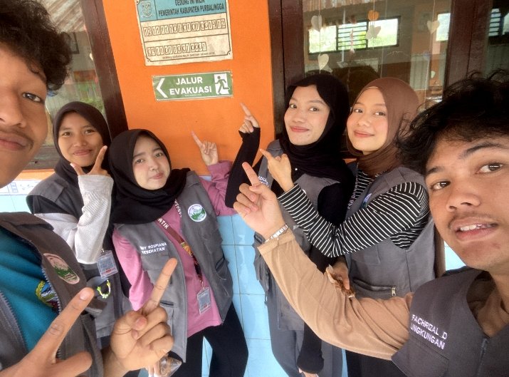 Pemasangan Rambu Jalur Evakuasi