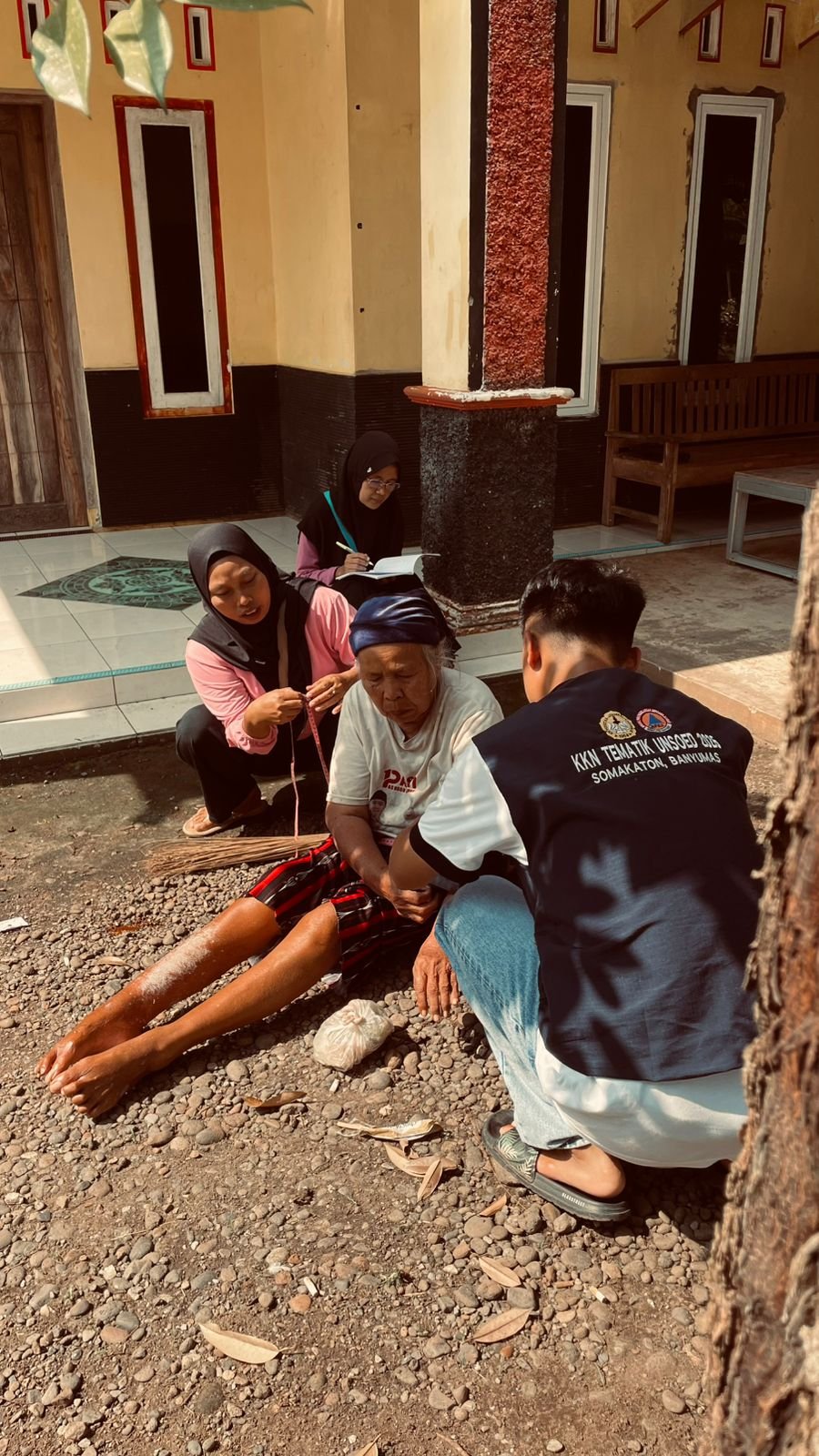 Kegiatan Posyandu Keliling di Pos 4