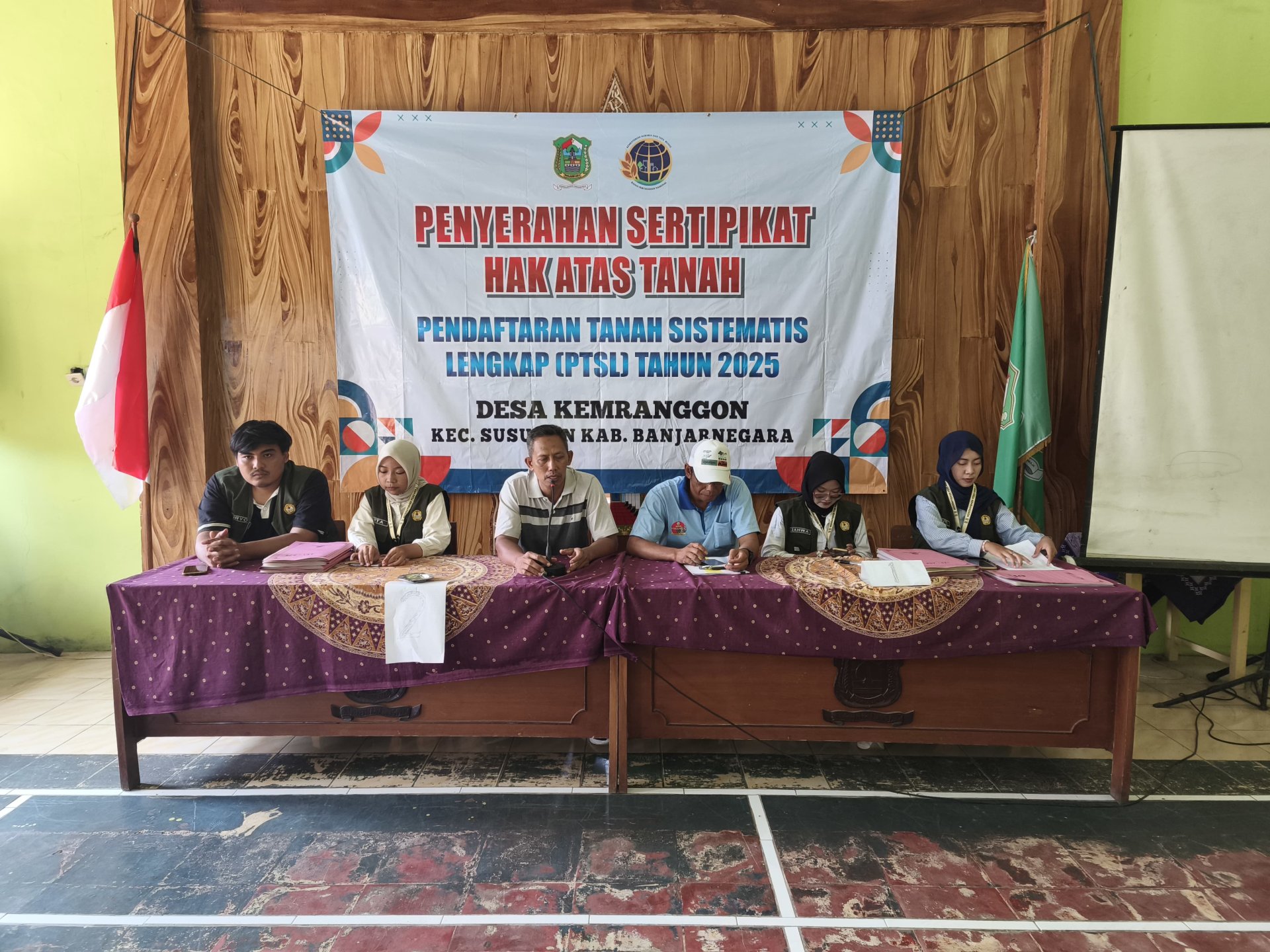 Hari 25.26 (Multitasking Program: Administrasi Desa, Seni Tradisional, dan Penguatan Relasi Sosial)