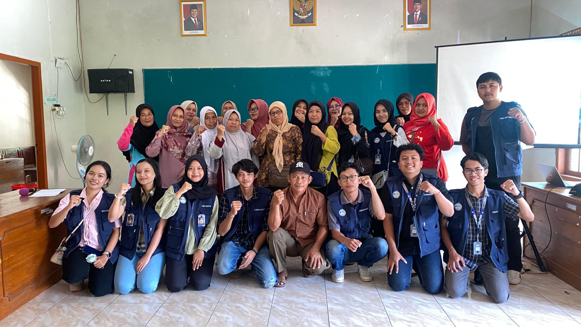 KKN HARI KE-25: Sosialisasi BUMDes, Sosialisasi Pembuatan akun Shopee dan optimalisasi promosi UMKM, Kunjungan dari Mahasiswa KKN lain