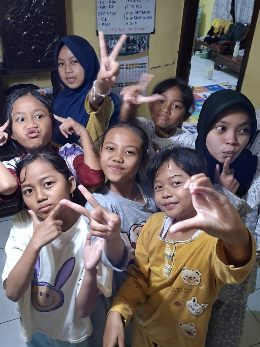 Kebersamaan Bersama Anak-Anak Desa