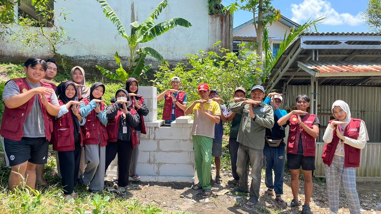 Pembuatan Pembakaran Sampah Minim Asap