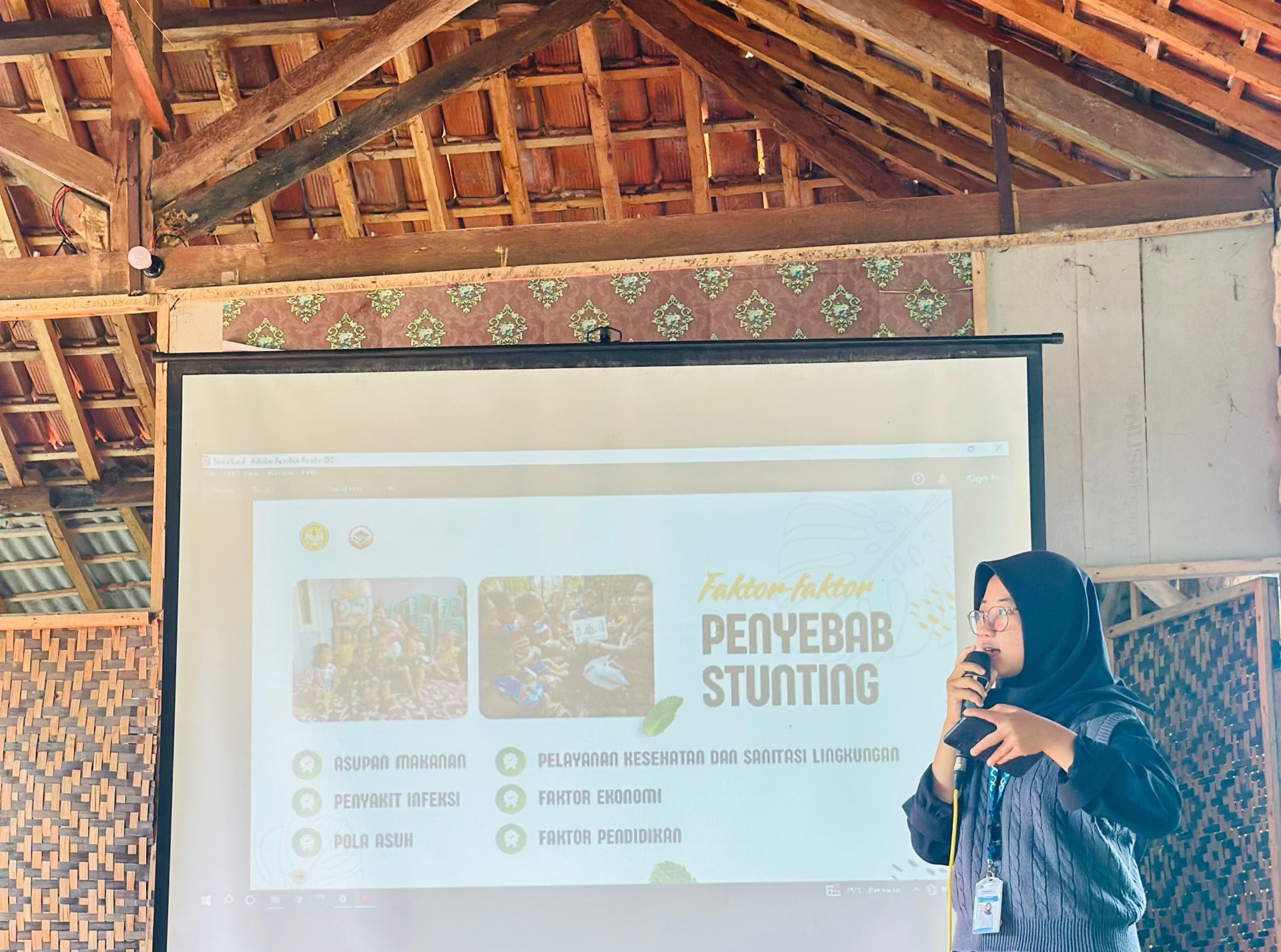 Sosialisasi pencegahan stunting dan sosialisasi tanah labil dan digital marketing