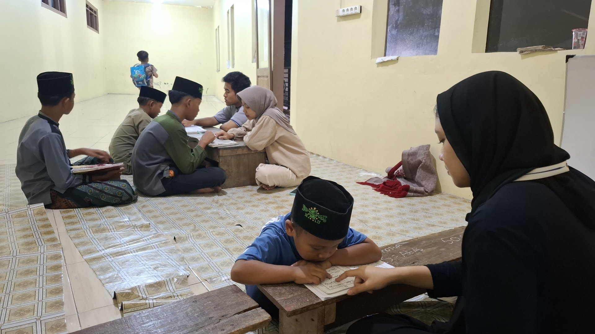 Hari ke-dua puluh lima ke SD dan mengajar mengaji di TPQ