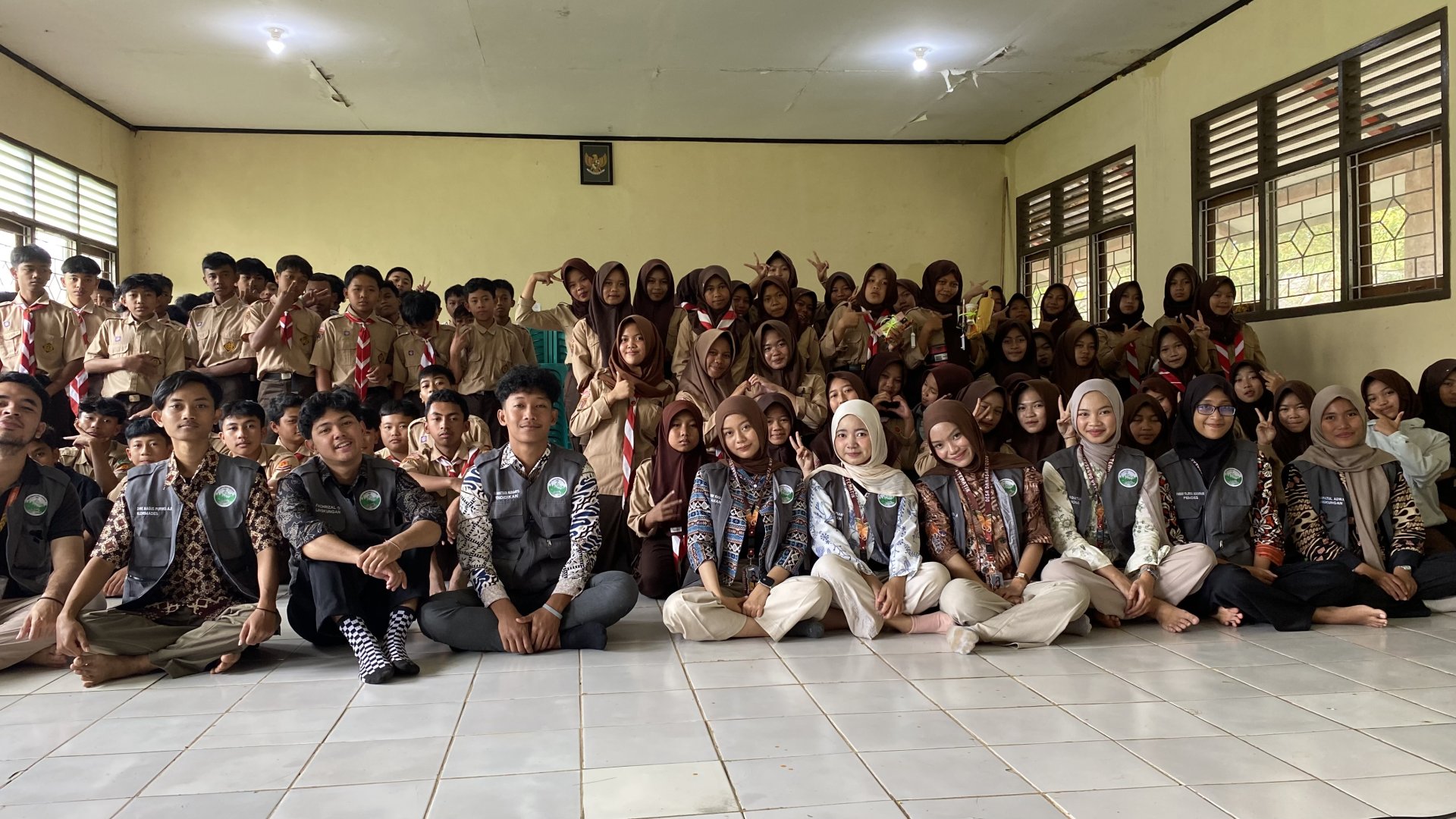 Sekolah Dasari, Pelatihan P3K dan Kuis Lingkungan di SMP 2 Karangjambu