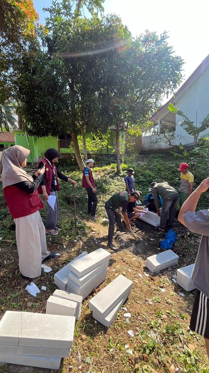 Pembuatan Pembakaran Sampah Minim Asap