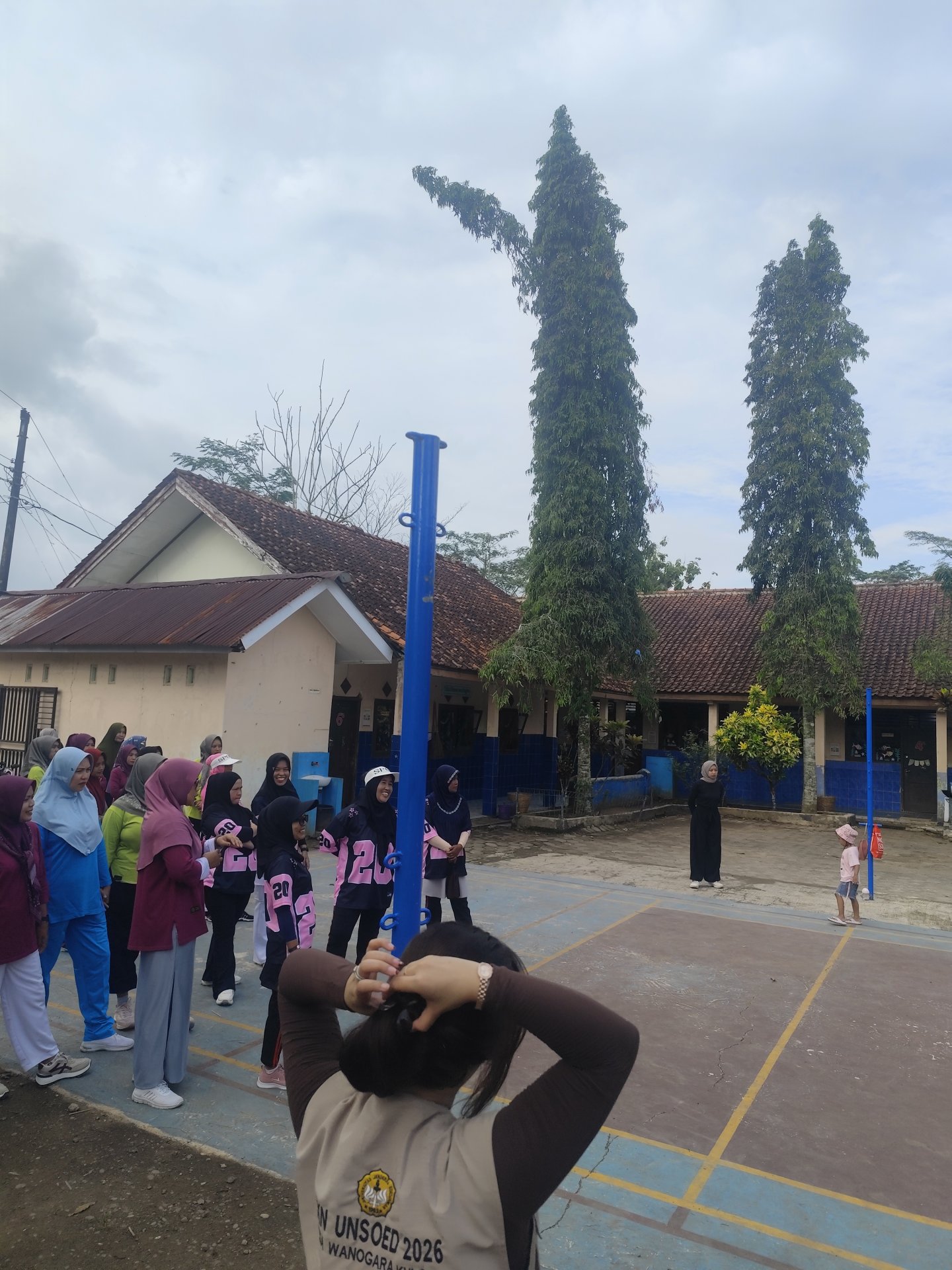 Senam dsn cek kesehatan gratis di desa wanogara kulon