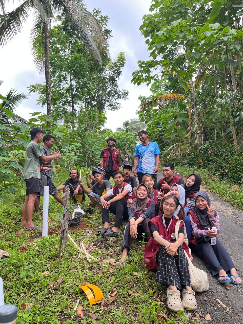 Pembuatan Reflektor Jalan