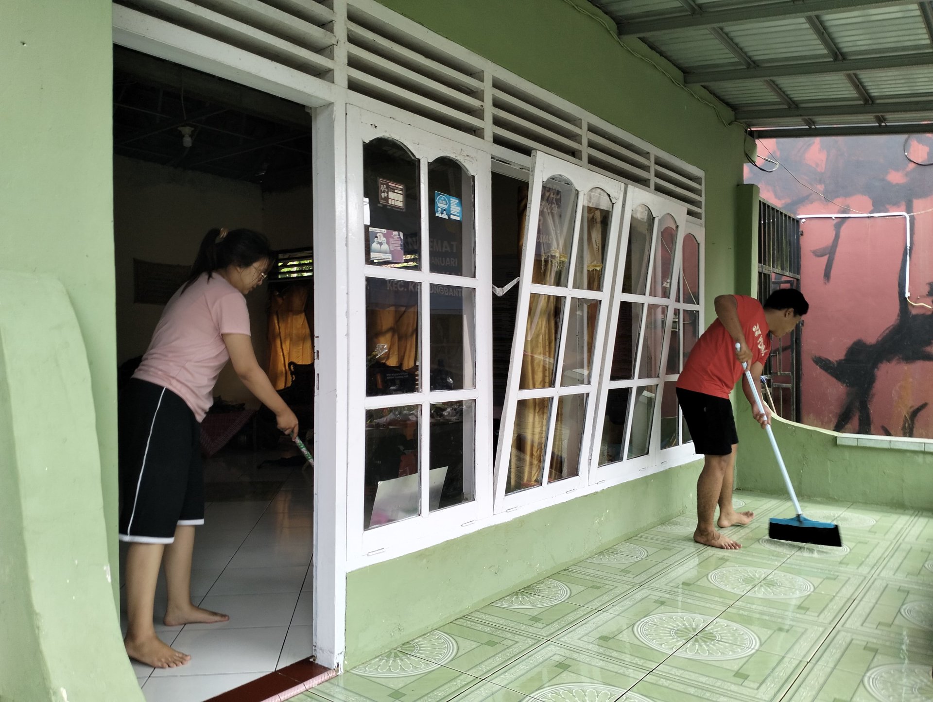 Kerja bakti di posko