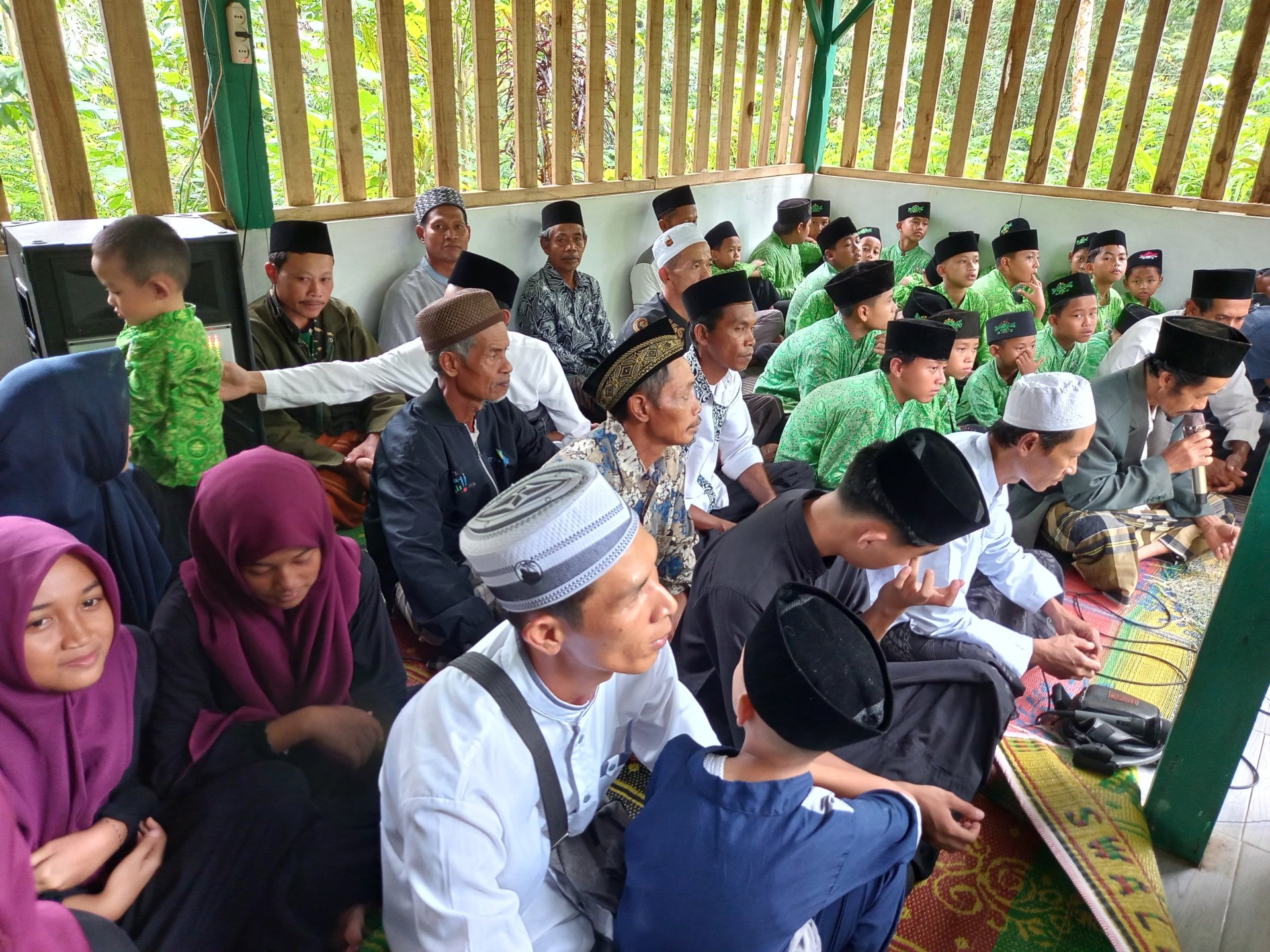 Ikut ziarah bersama TPQ Nurul Huda