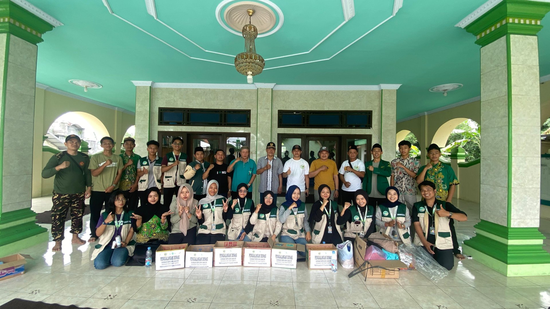 Day 26. Penggalangan Dana Korban Banjir, Silaturahmi Antarposko, dan Bimbingan Belajar