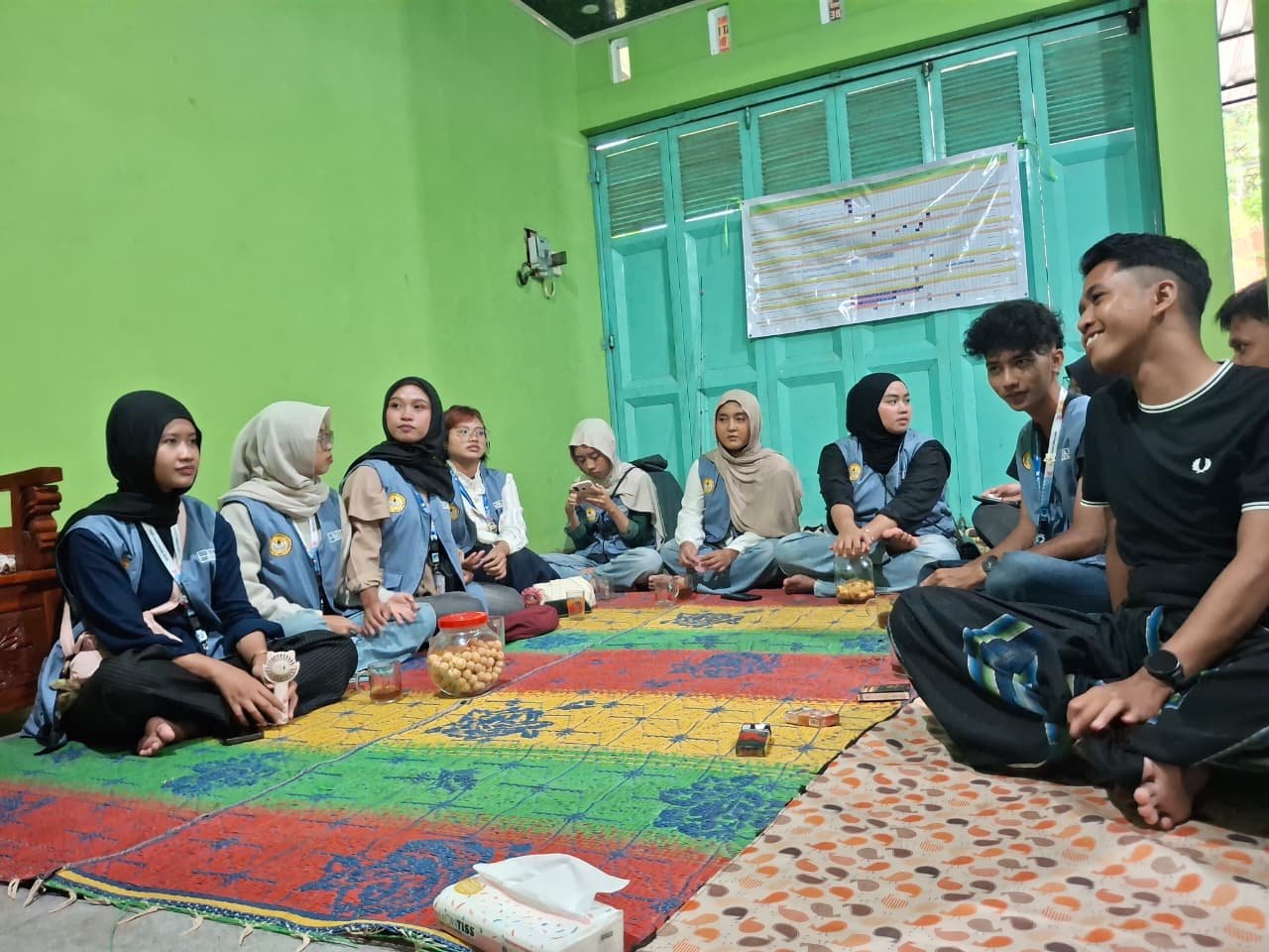 Kunjungan dari KKN Desa Lancar ke Posko KKN Trimulyo