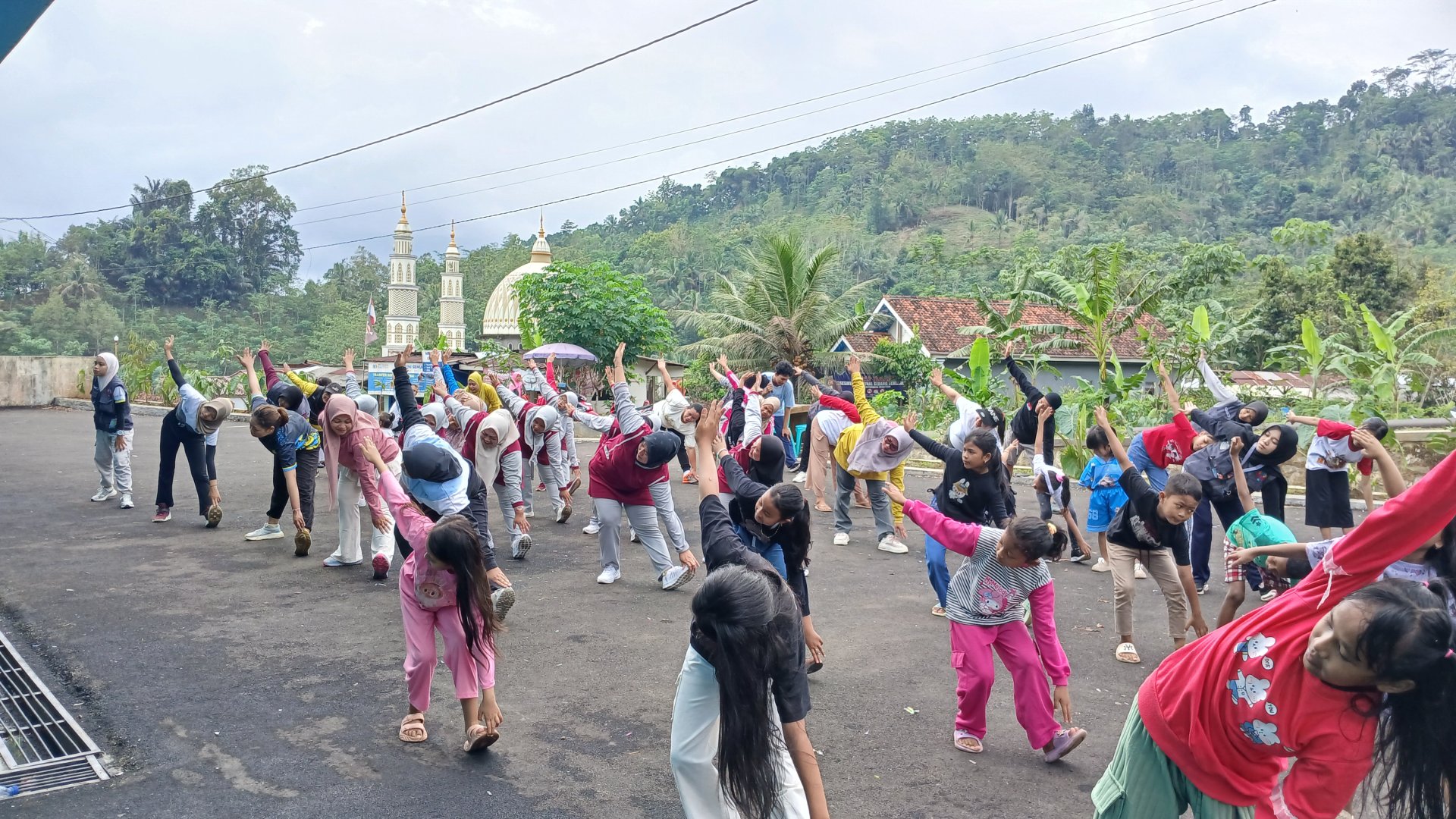 SENAM PAGI BERSAMA WARGA DESA KARANGBAWANG