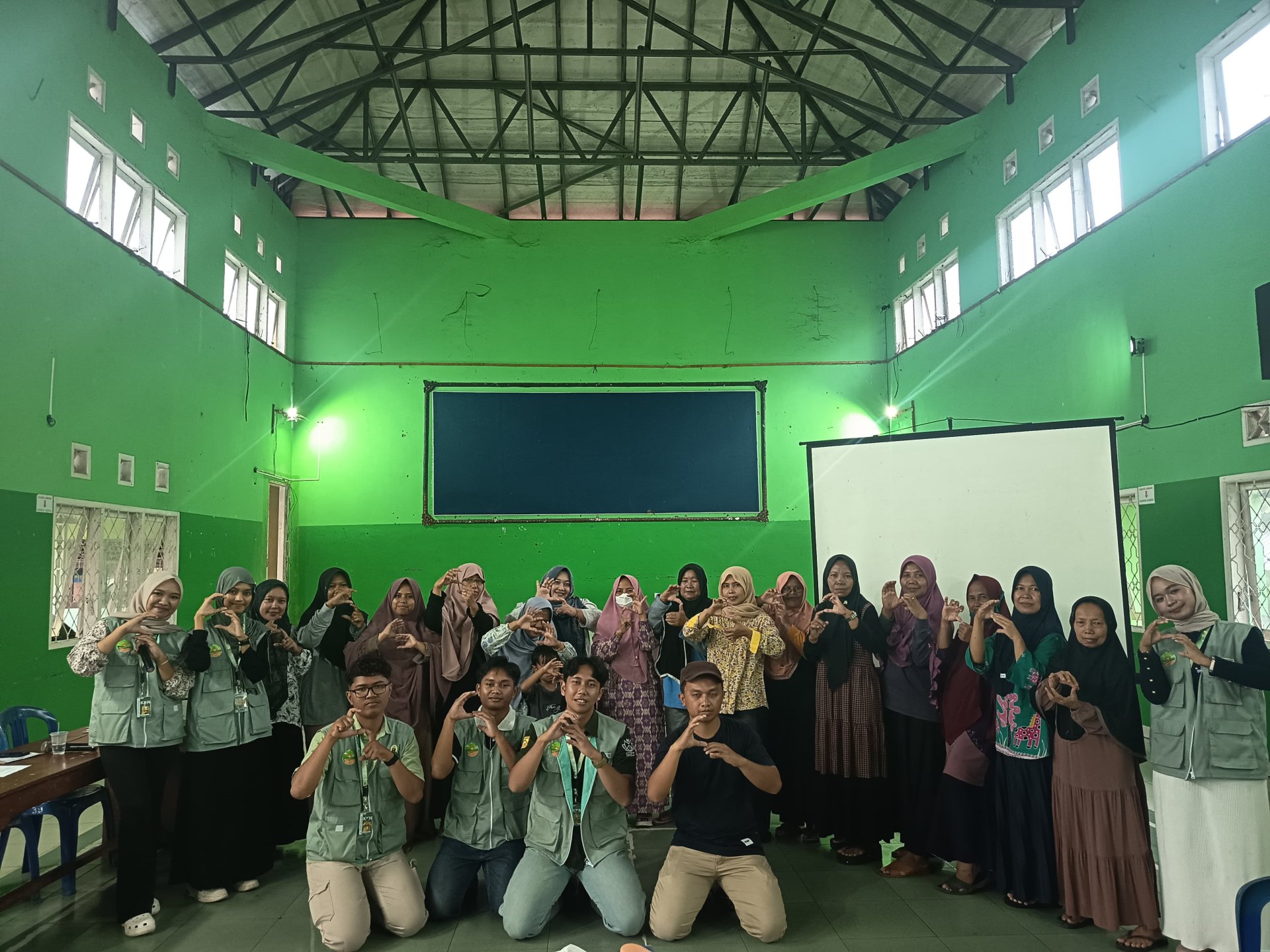 Sosialisasi bahaya judi online dan pinjaman online ilegal