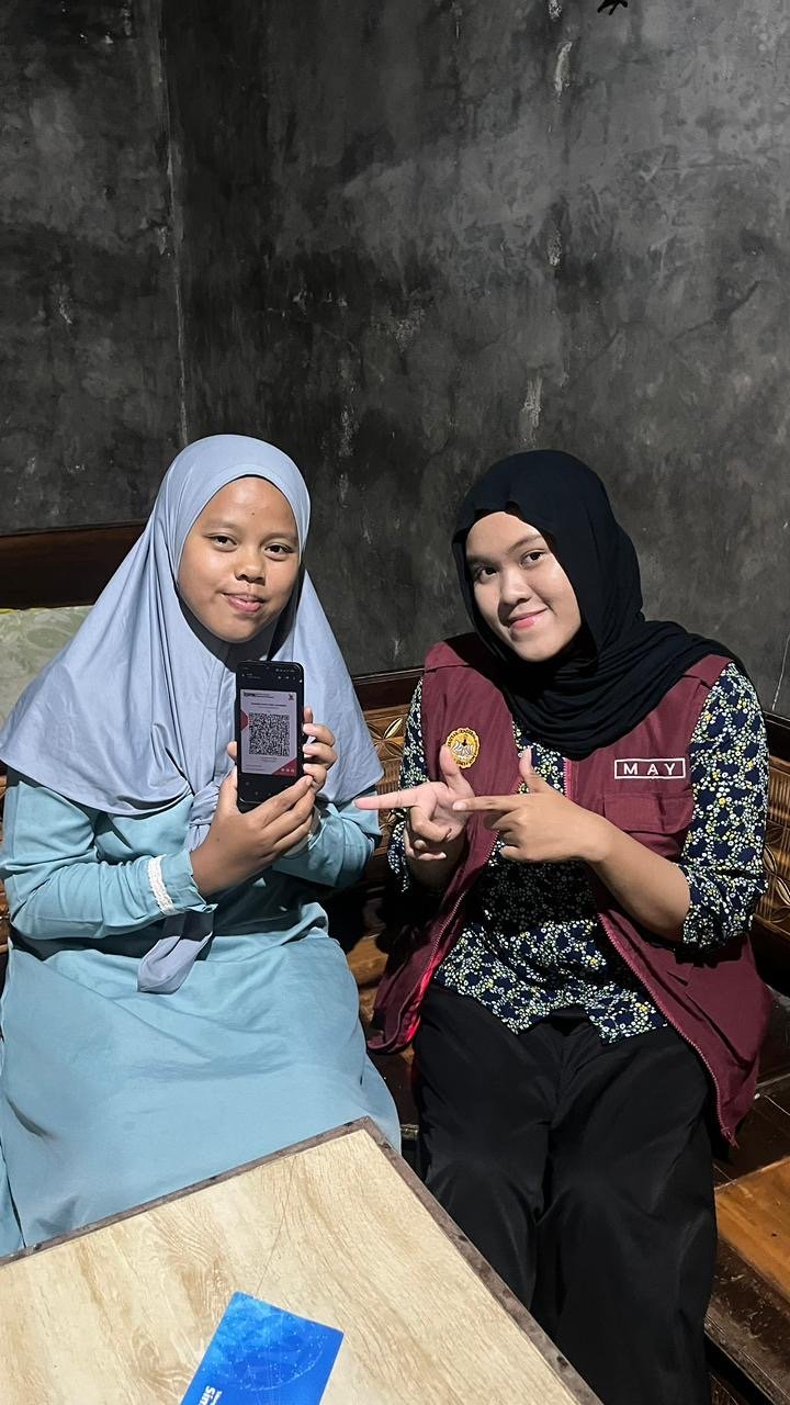 Pendampingan Pembuatan QRIS untuk Warung Mama Enzy