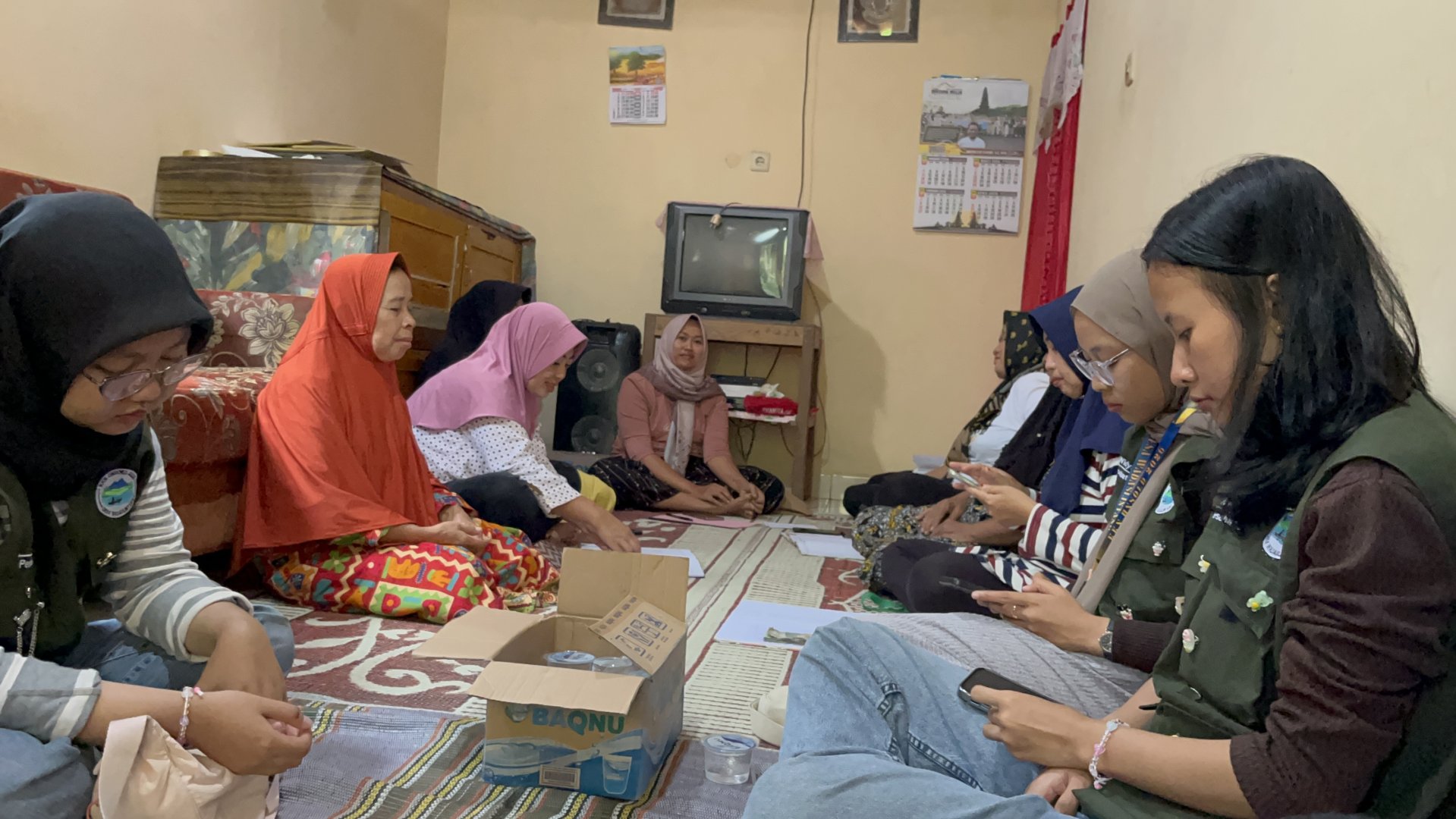 Mengikuti Kegiatan Pertemuan PKK RT 03 Kelurahan Wadaslintang