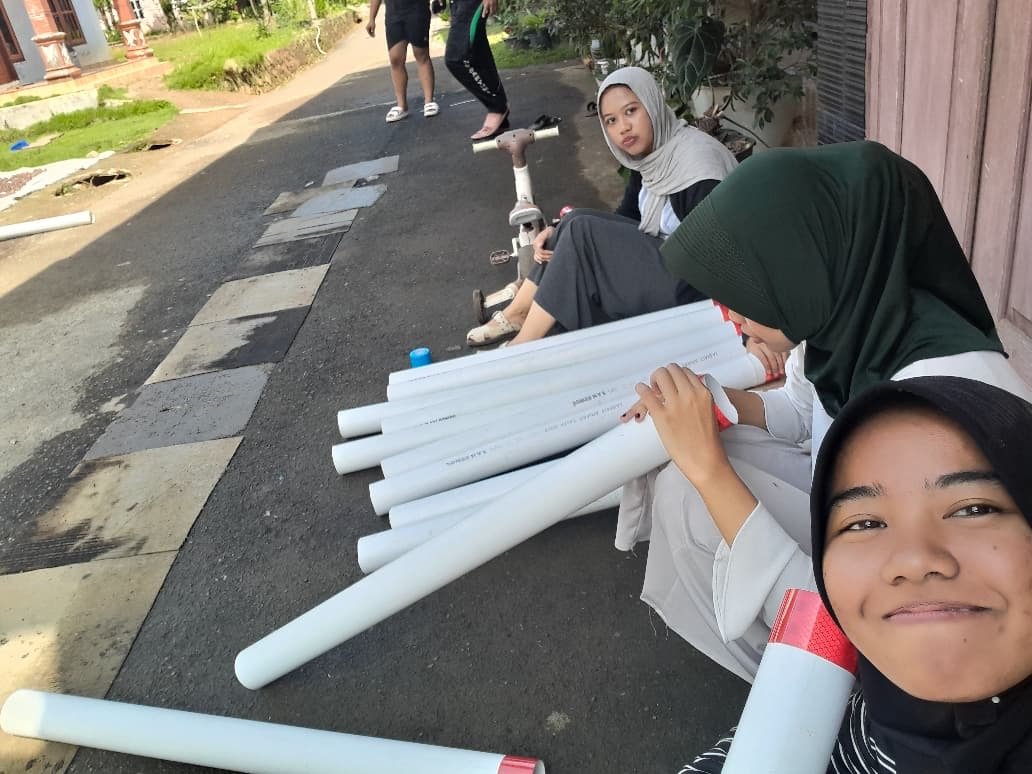 Pengecatan Pipa Reflektor