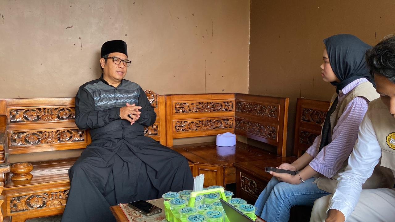 Sosialisasi Website Desa oleh Kelompok KKN UNSOED Desa Gumelem Kulon