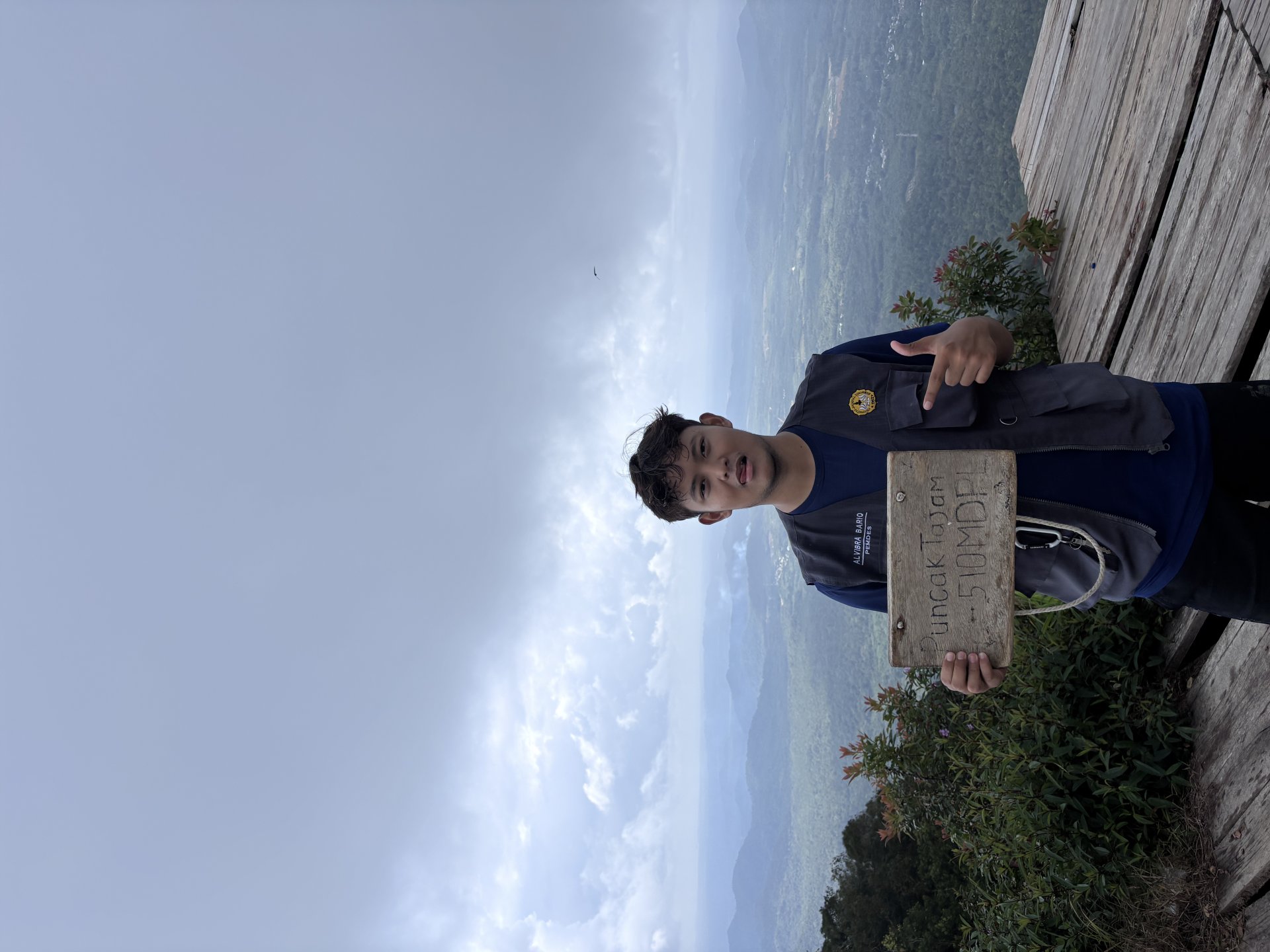 Berkunjung ke wisata Bukit Tajam dan Watu Mentas