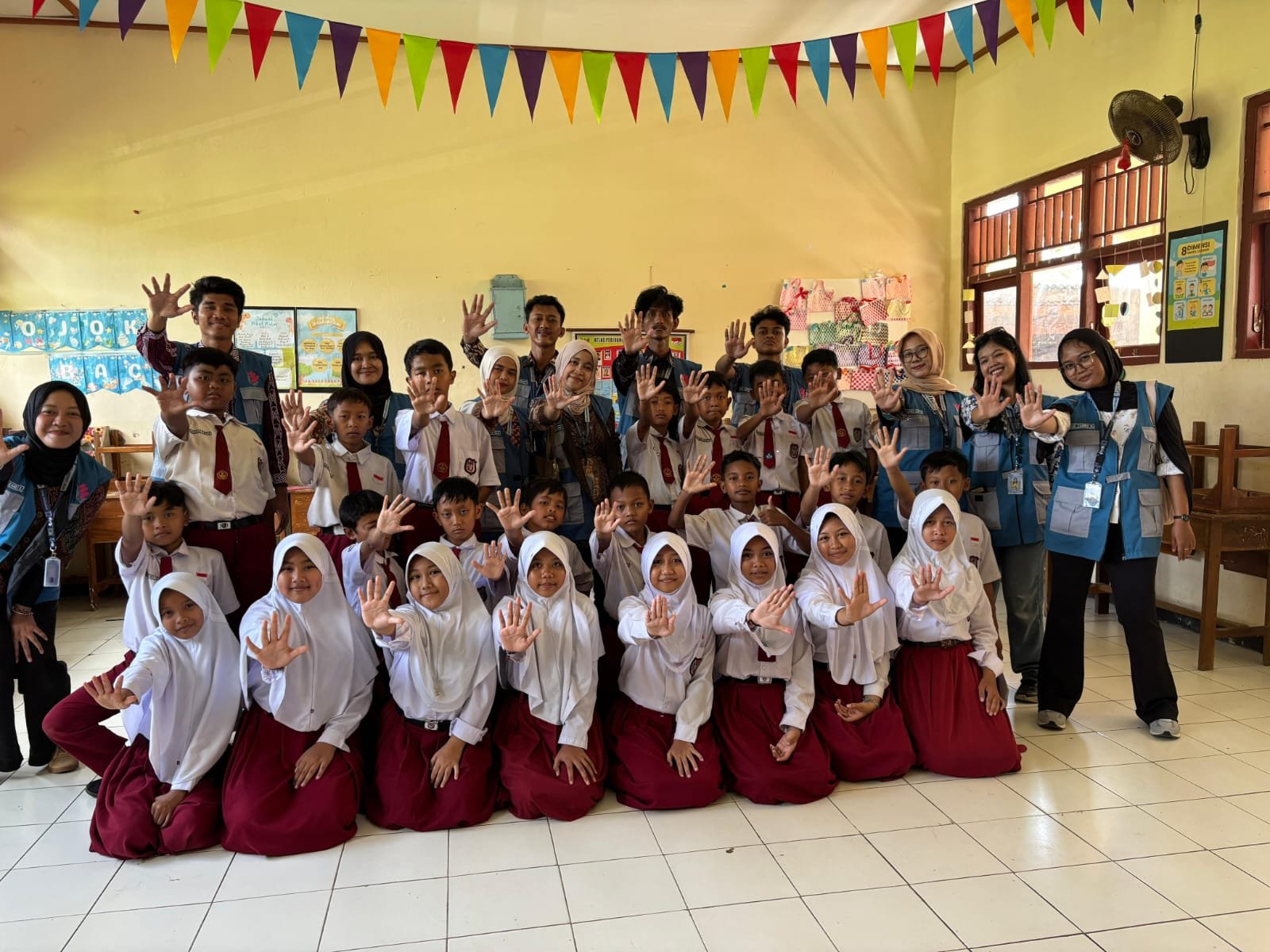 Kegiatan sosialisasi Anti bullying  di SD 01 kalisabuk