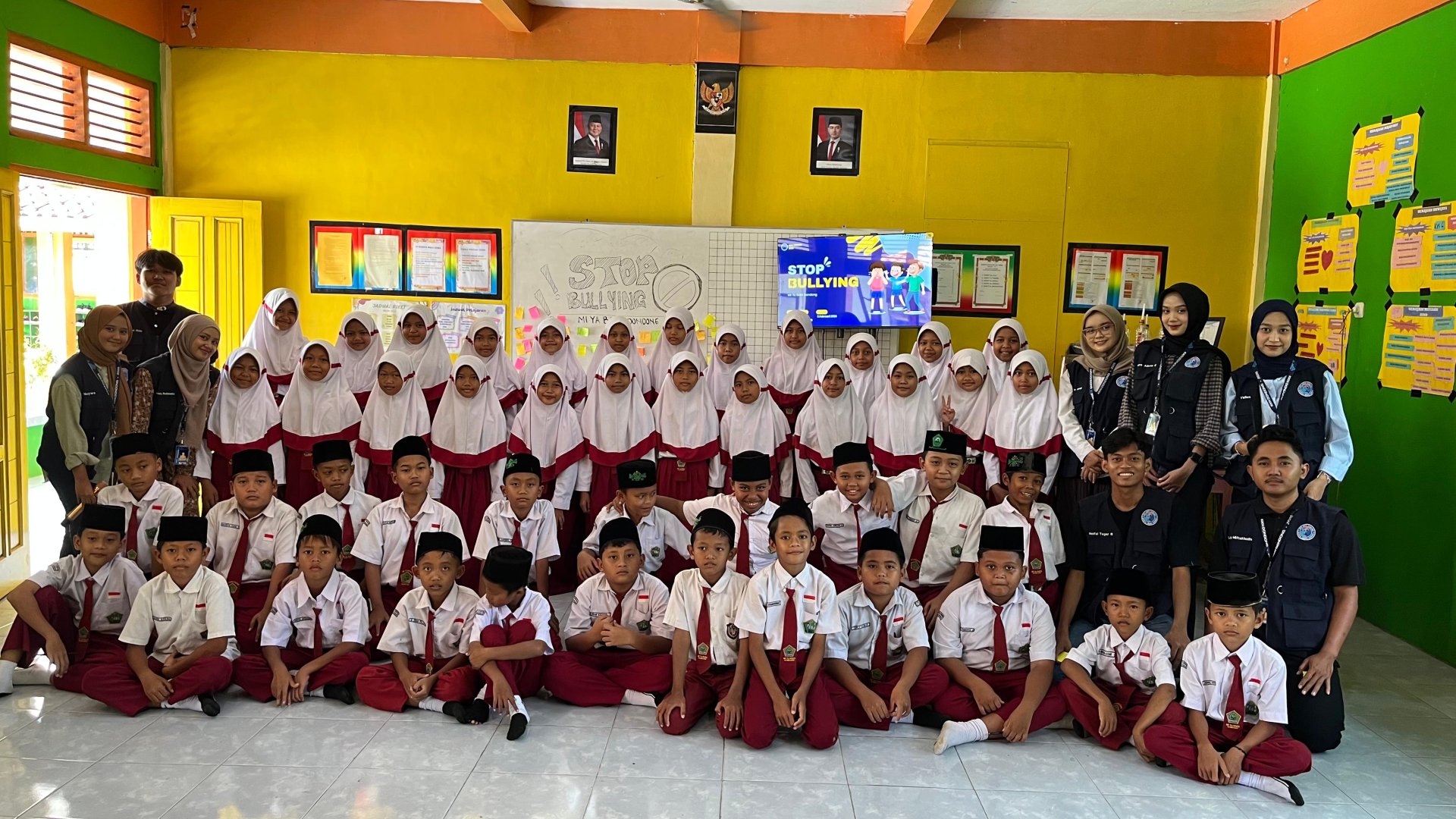 Sosialisasi Anti Bullying dan PHBS Kebersihan Diri di MI YA Bakii Desa Dondong