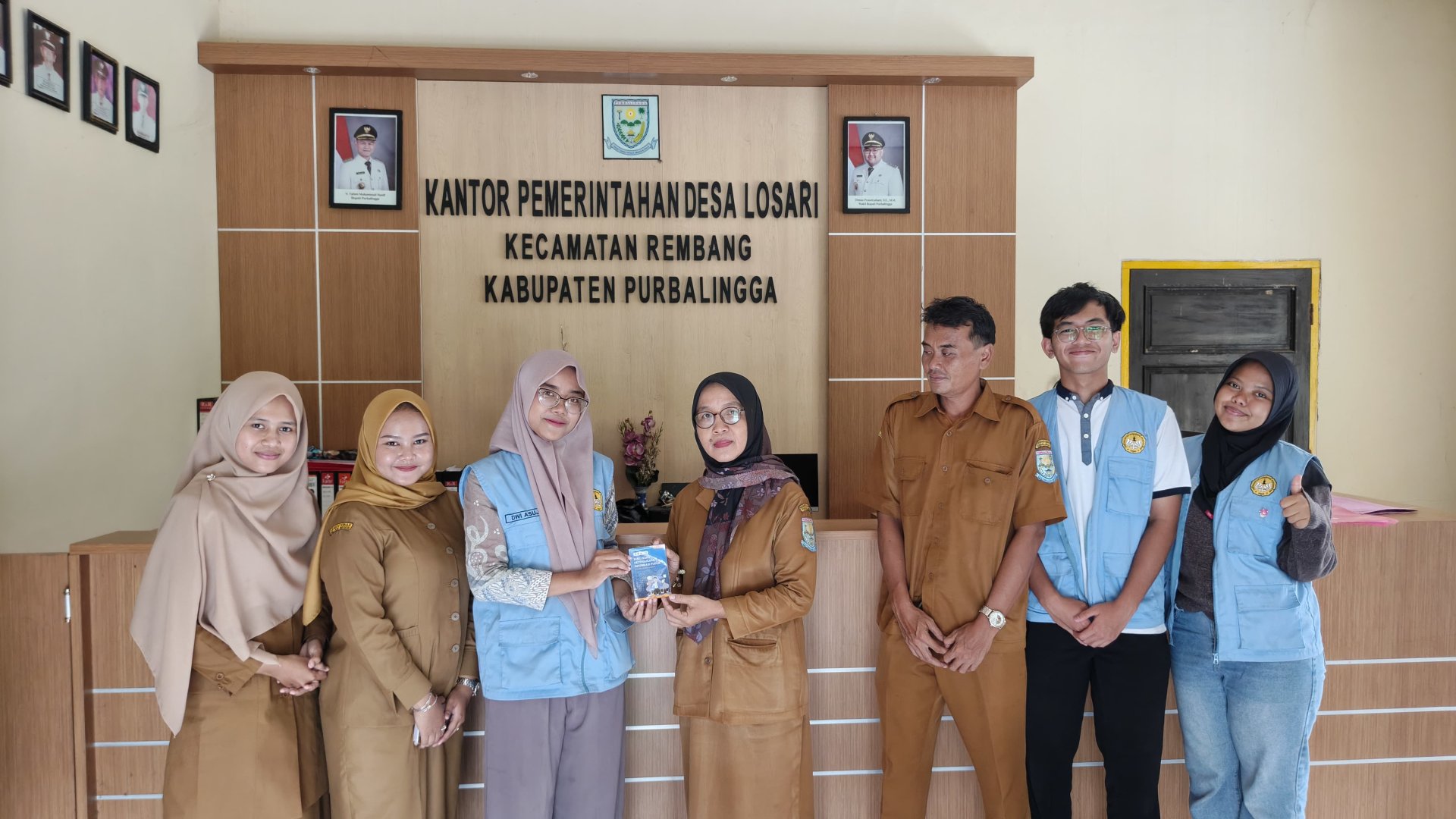 Piket Desa dan Sosialisasi KIP