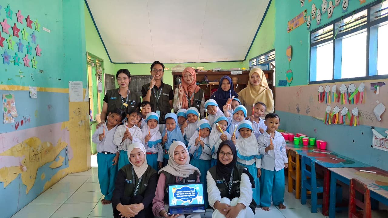 Sosialisasi Pentingnya Sikat Gigi