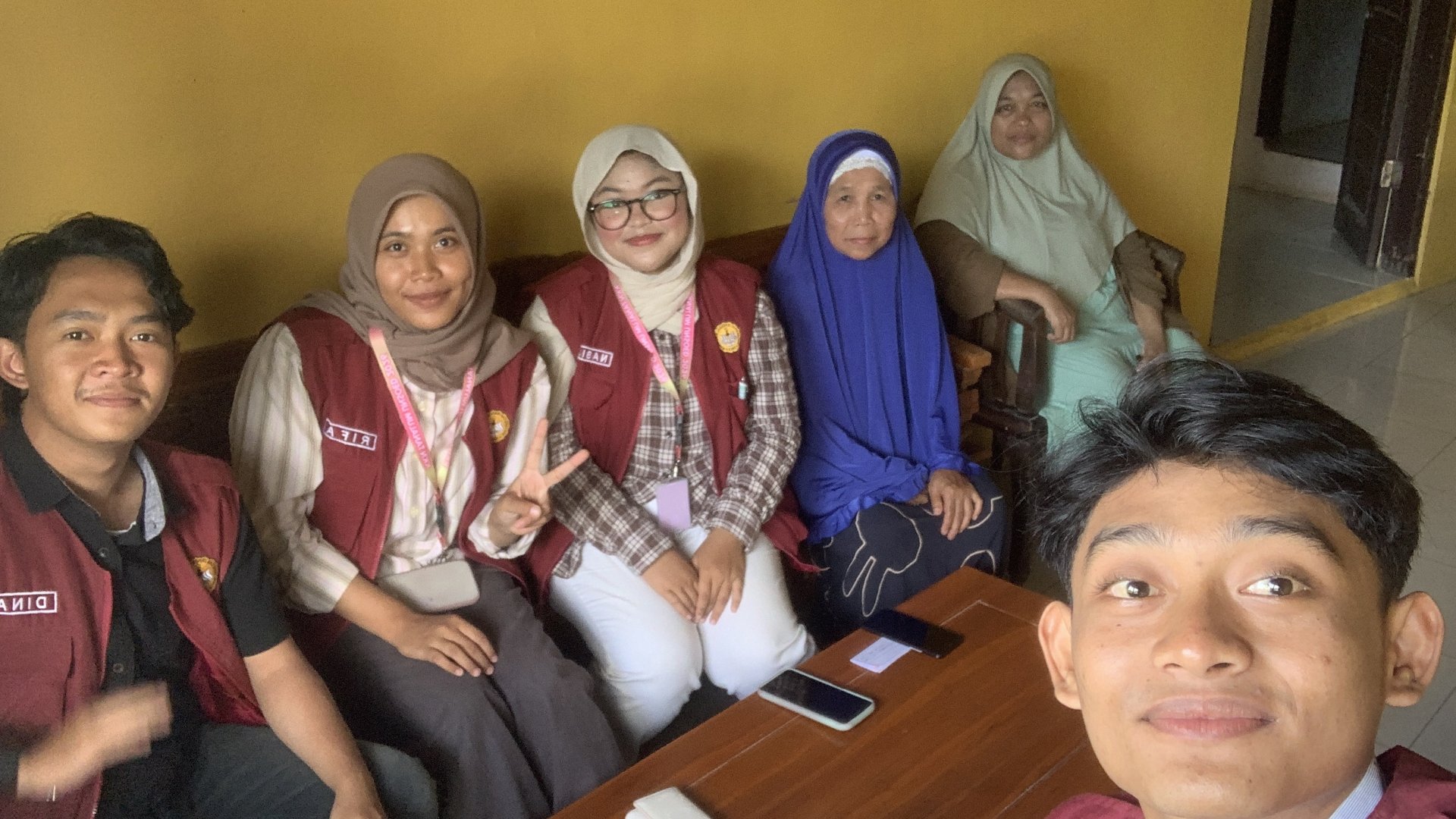 Pembuatan Akun Identitas Kependudukan Digital (IKD) di Balai Desa Tanalum