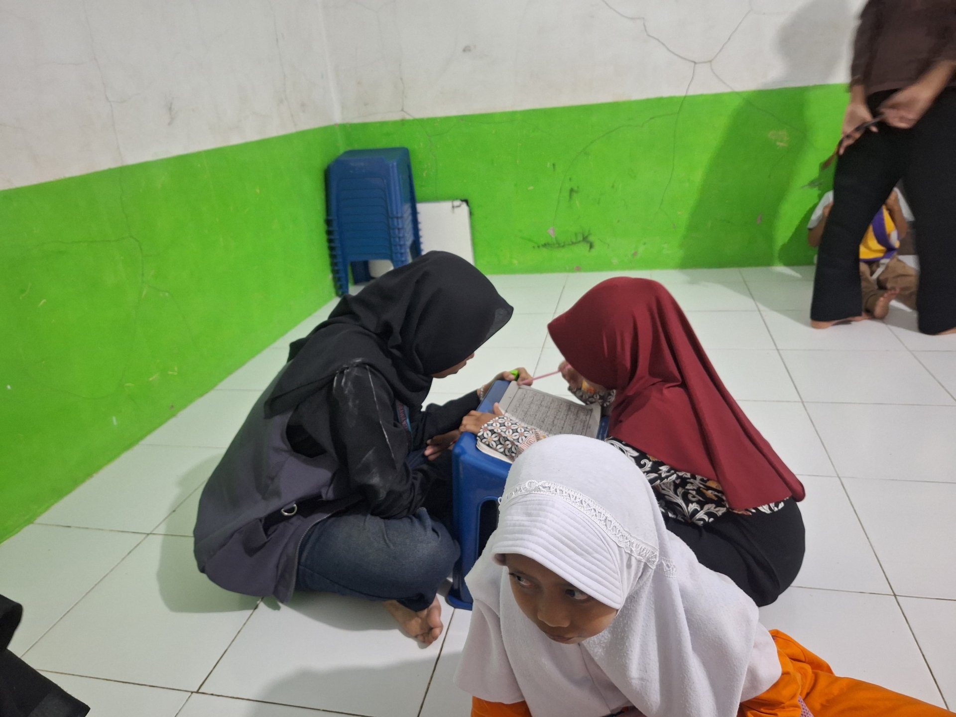 Kegiatan Pengajaran Al-Qur’an inayu, hani, marsha
