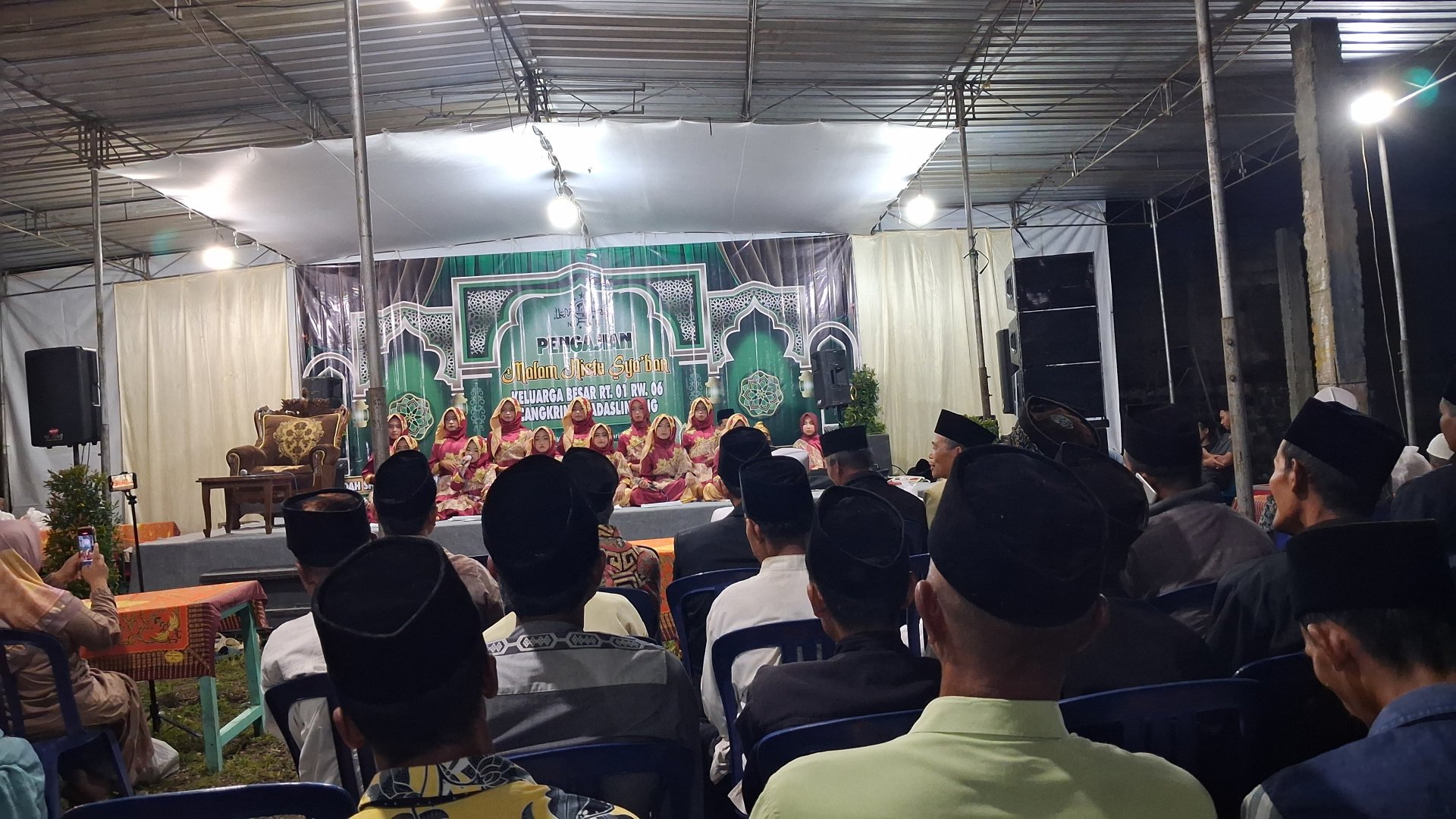 Menghadiri pengajian Nisfu Syaban di Dusun Cangkring